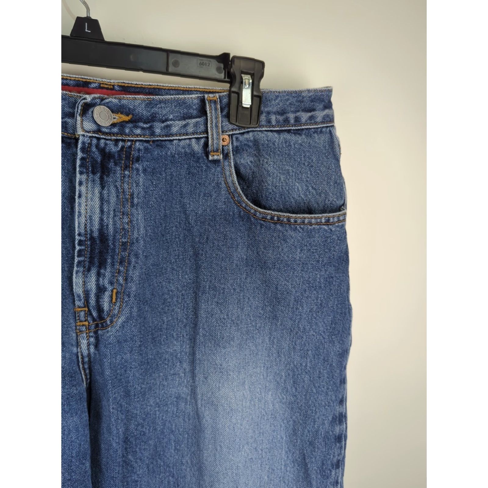 Guess VINTAGE Guess USA Men's Blue Jeans Relaxed Baggy Denim 36x34 Medium Wash Jeans Mens Blue 36-34 Relaxed 5-Pocket Logo Zipper Pocket Designer 90s Theme Size US 36 / EU 52 - 4 Thumbnail