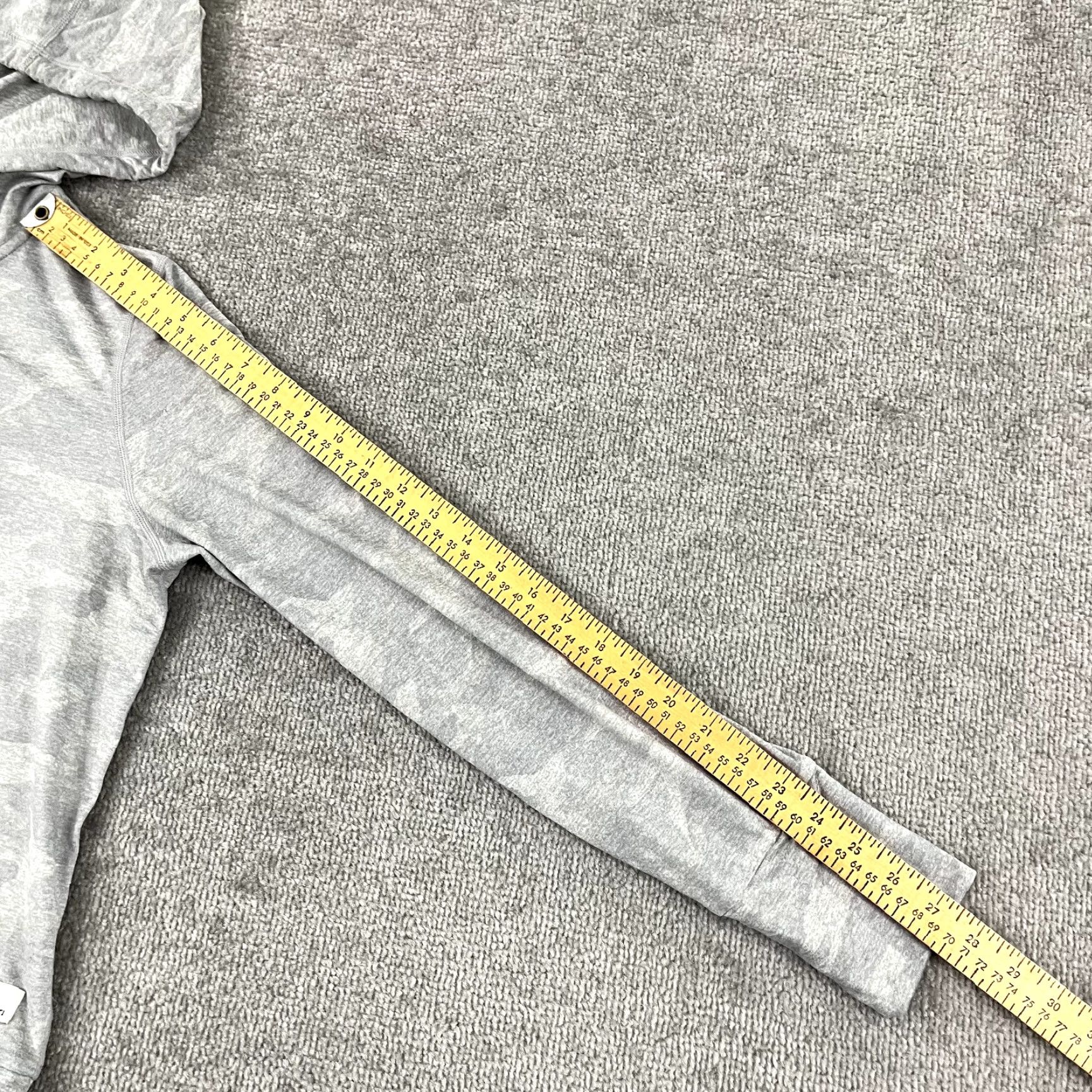Vuori VUORI Hoodie Womens Medium Cropped Halo Essential Gray Camo Stretch Yoga Pullover Size M / US 6-8 / IT 42-44 - 6 Thumbnail