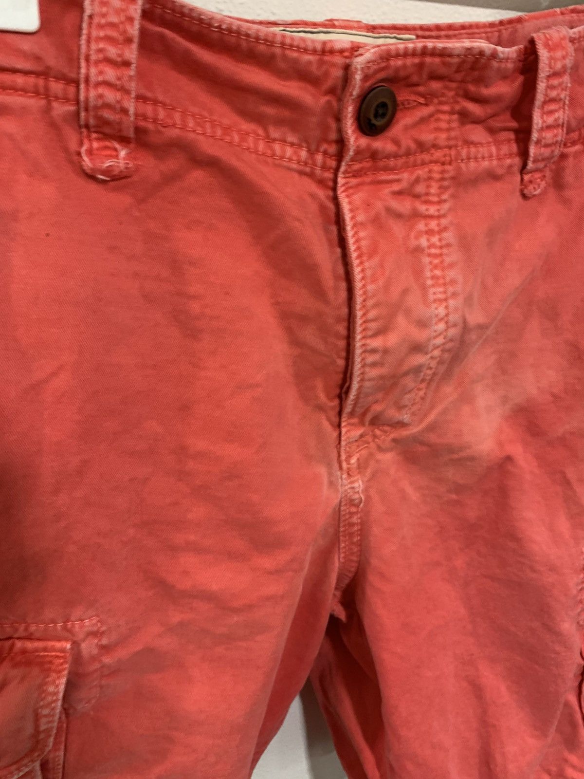 Hollister Early 2000”s Hollister red cargo shorts Size US 32 / EU 48 - 4 Thumbnail