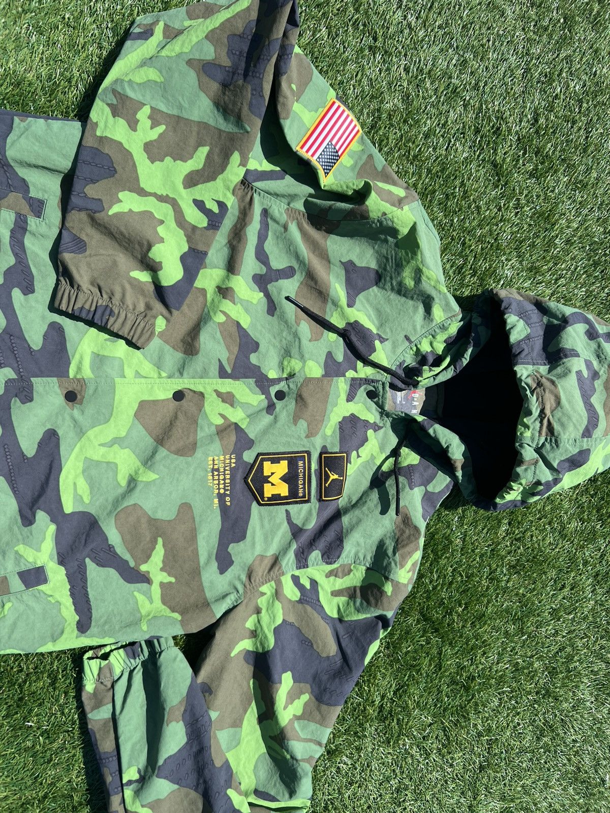 Jordan Brand Jordan x Michigan Wolverines x Salute to Service Coat Size US M / EU 48-50 / 2 - 3 Thumbnail