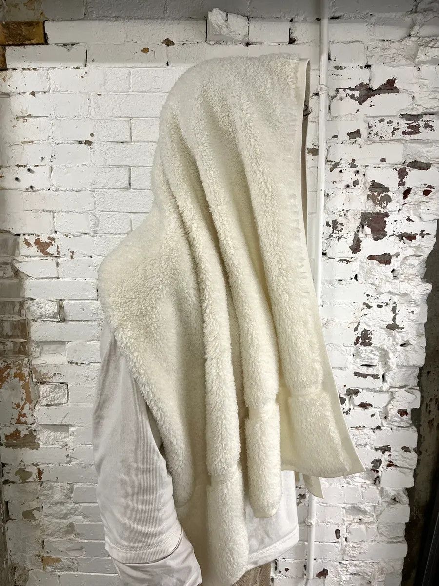Balenciaga Balenciaga Trompe LOeil Towel Cozy Oversize White Scarf Size ONE SIZE - 2 Thumbnail