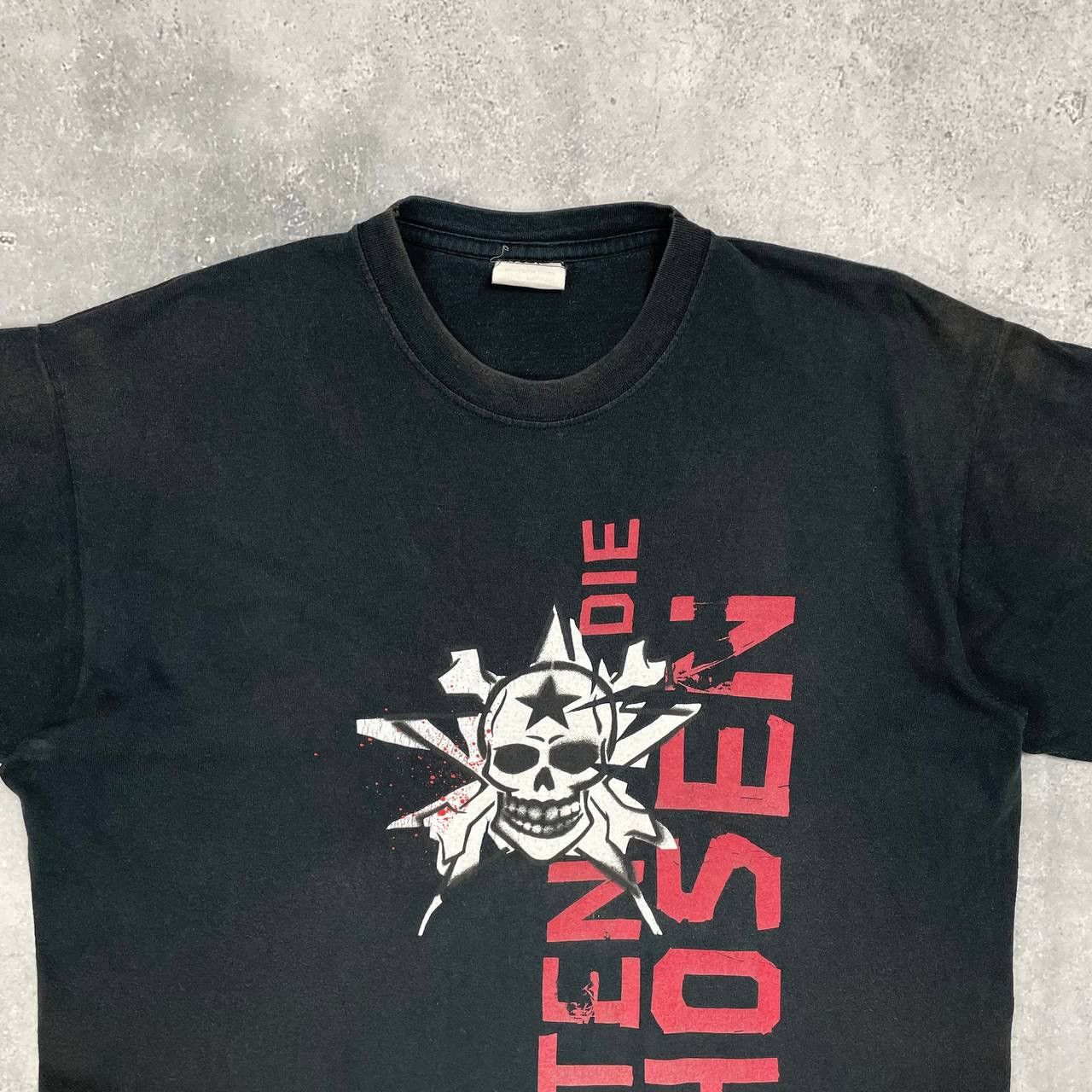 Band Tees Vintage Die Toten Hosen Band Thrashed T Shirt Faded Black Size US XL / EU 56 / 4 - 3 Thumbnail