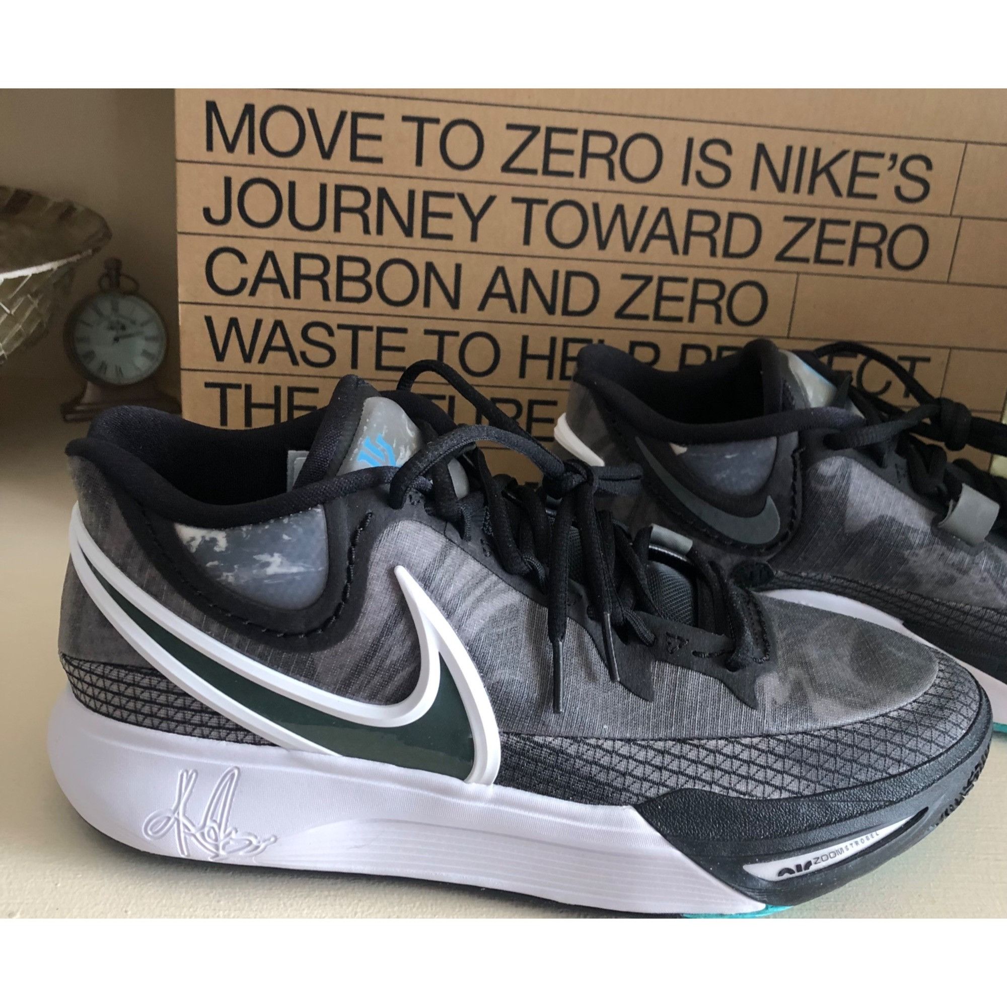 Nike Brand New Men's Nike Kyrie 8 Orca Basketball Shoe Unreleased Size US 10.5 / EU 43-44 - 10 Thumbnail