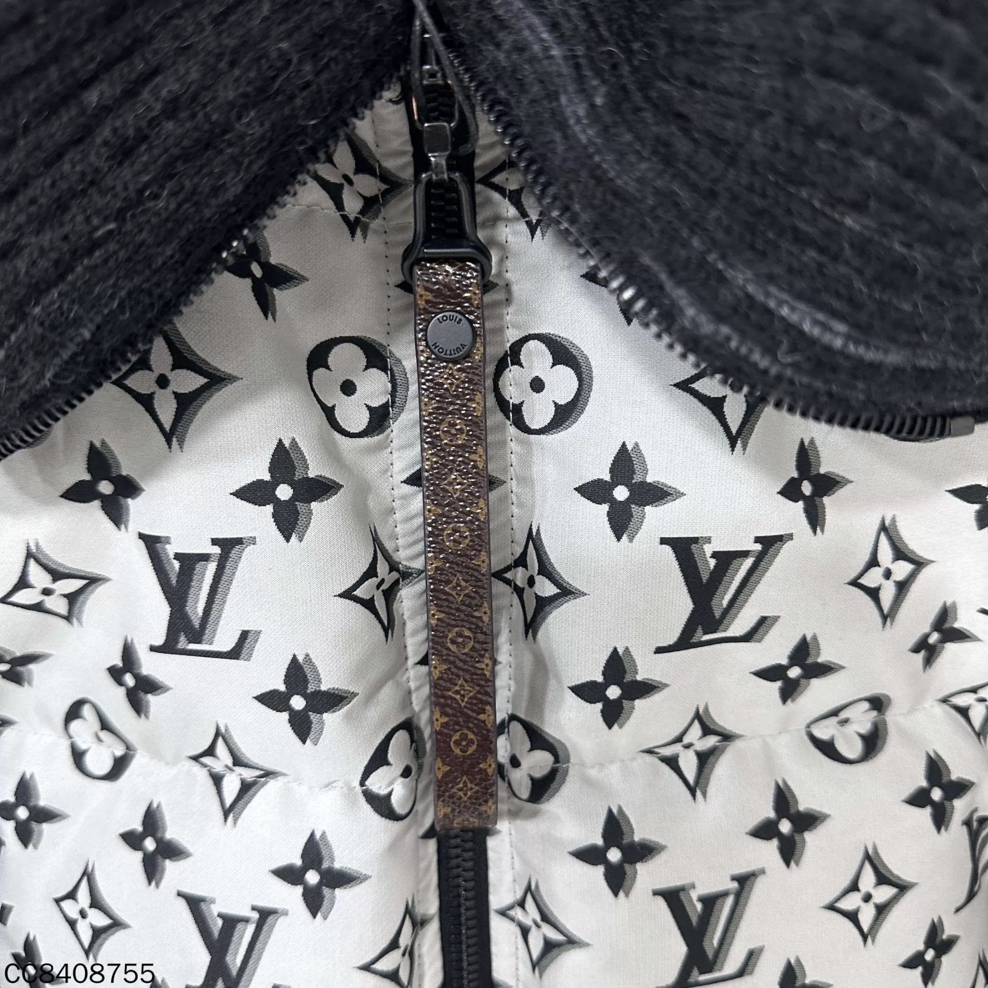 Louis Vuitton LV 99 New women's down jacket 38 Size S / US 4 / IT 40 - 4 Thumbnail