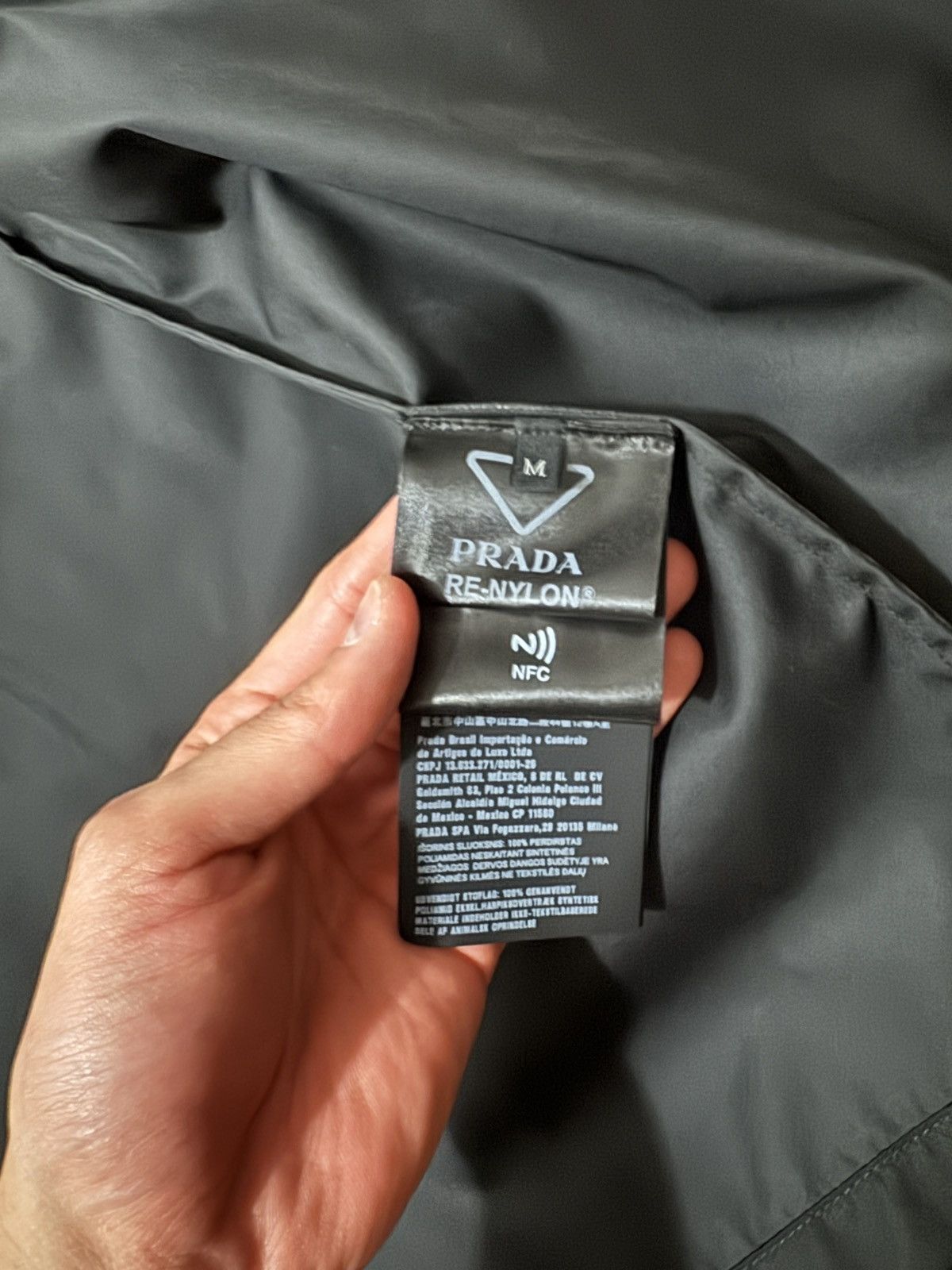 Prada Prada Re-Nylon shirt Size US M / EU 48-50 / 2 - 4 Thumbnail
