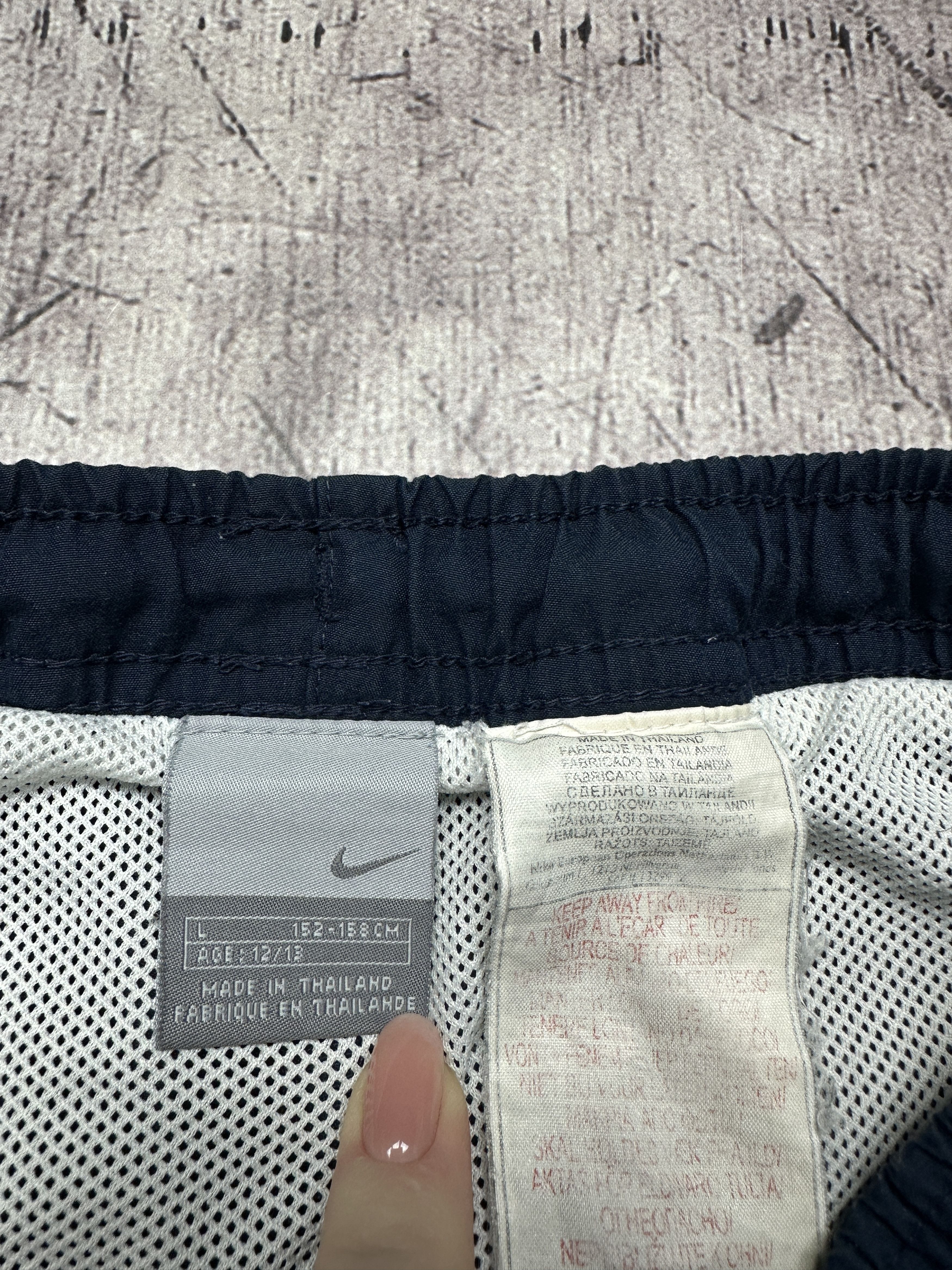 Nike Nike Vintage Mens Nylon Shorts Size US 28 / EU 44 - 6 Thumbnail