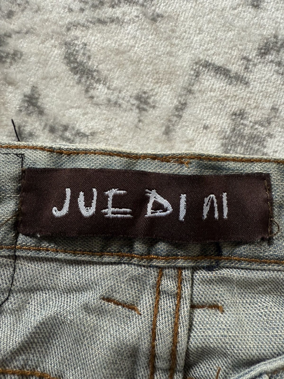 GOSTAR DE FUGA × Japanese Brand × Vintage Jue Dini Japan Smokey Gray Whisker & Claw Mark Glitter Jeans Size US 30 / EU 46 - 21 Thumbnail