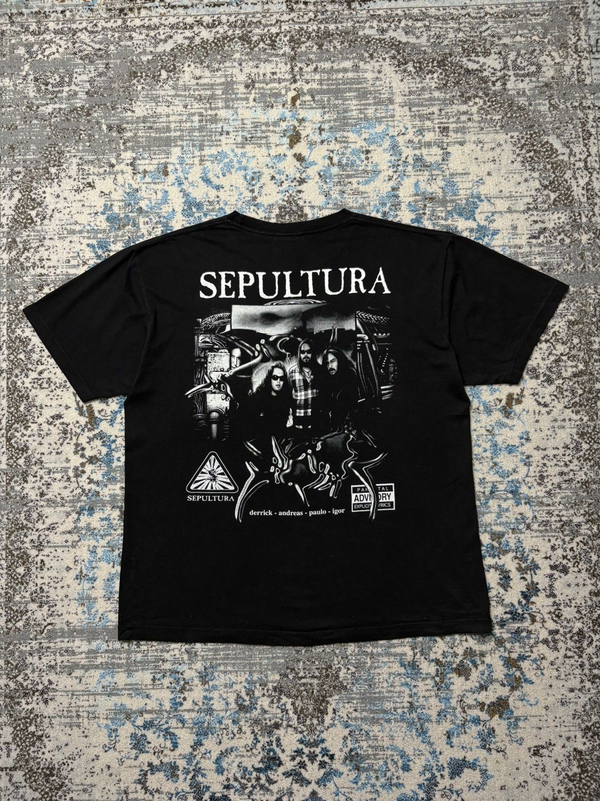 Band Tees Sepultura rock tee vintage Size US XL / EU 56 / 4 - 3 Thumbnail