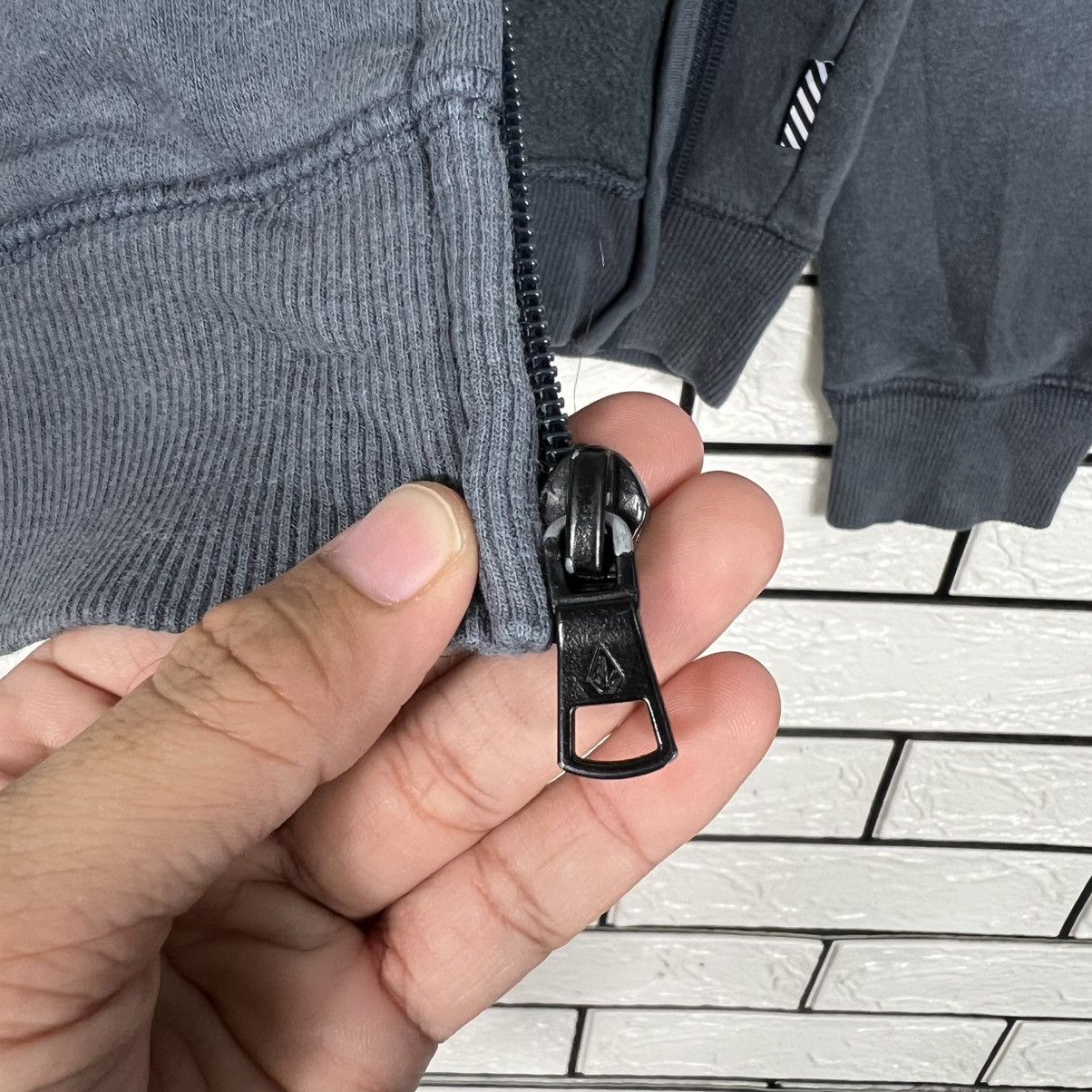 Volcom VOLCOM Big Logo Zipper Hoodies Kids Size 10Y/M #4256-C194 Size US M / EU 48-50 / 2 - 10 Thumbnail