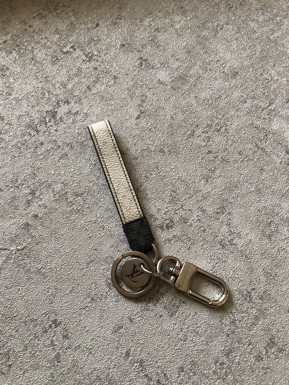 Louis Vuitton RARE LOUIS VUITTON KEY CHAIN Size ONE SIZE - 1 Thumbnail