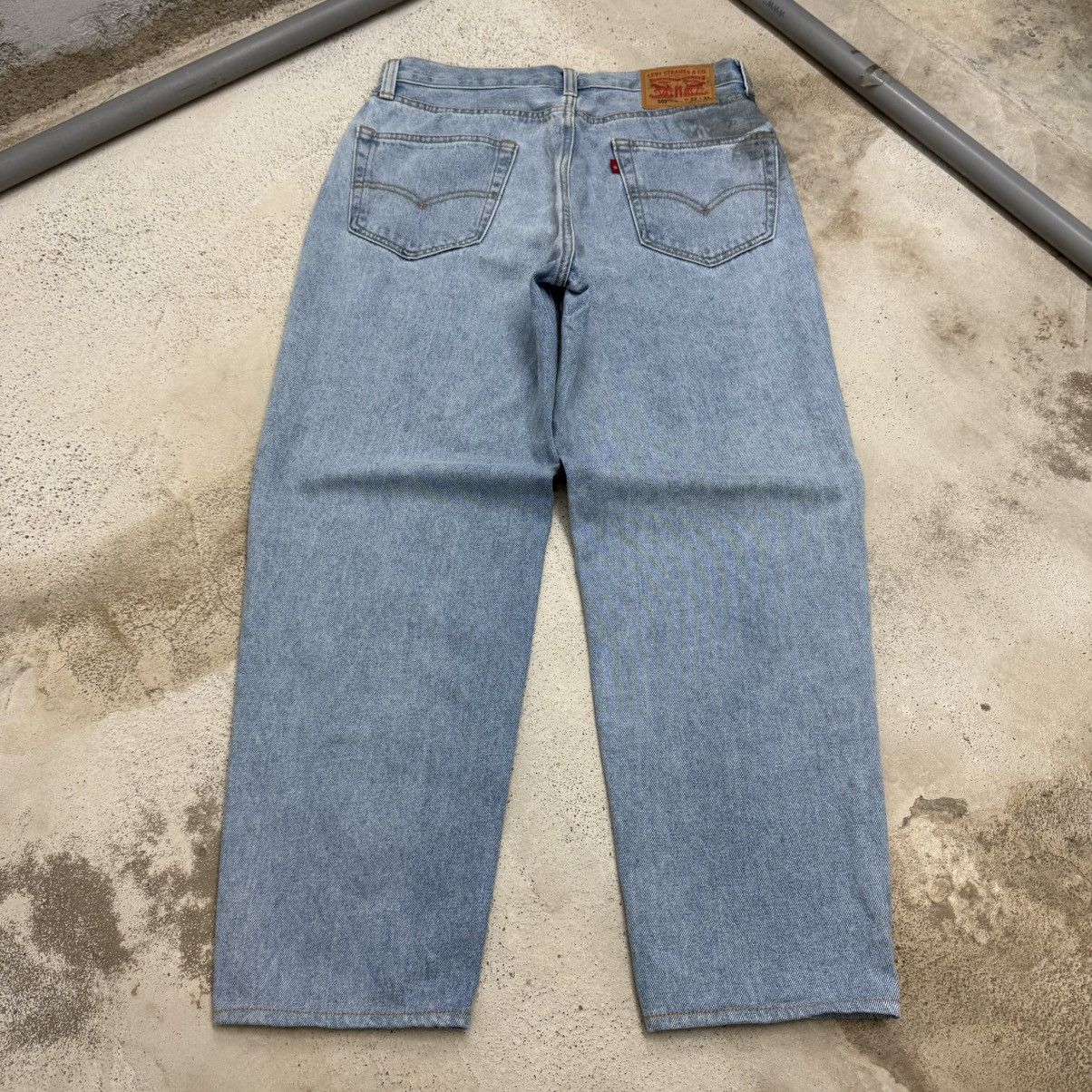 Levi's Levis 562 Lighwash Wide Tapered Denim Pants Size US 32 / EU 48 - 2 Thumbnail