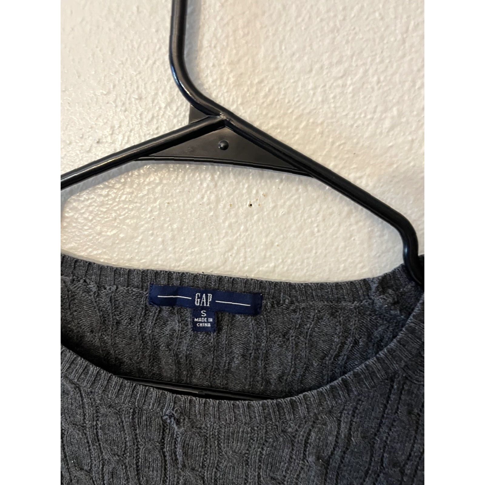 Gap VINTAGE Gap Womens Gray Cable Knit Sweater Pullover Sz Small Crew Neck All Seasons Women Size S / US 4 / IT 40 - 3 Thumbnail