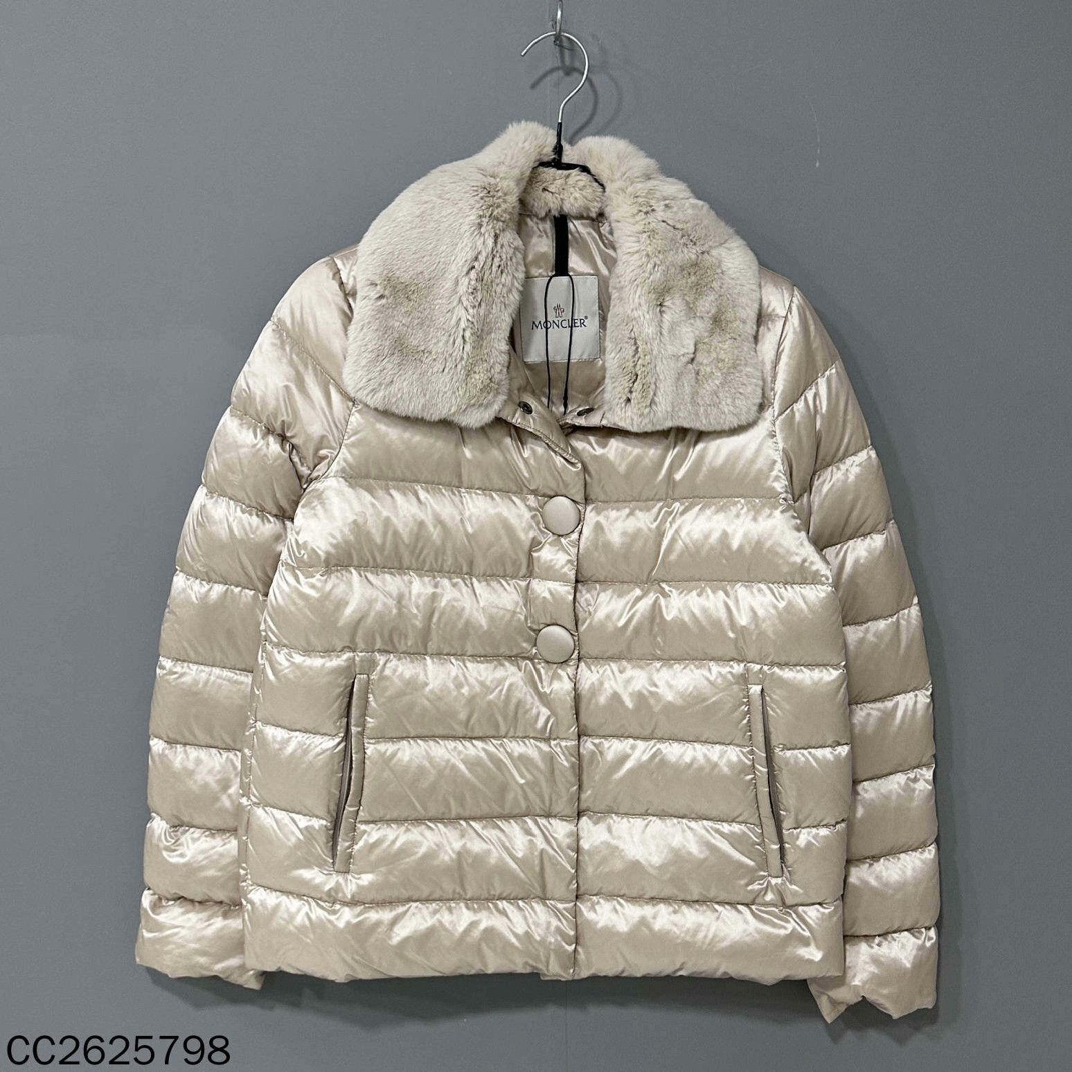 Moncler Moncler Down Down Jacket S Women Size S / US 4 / IT 40 - 1 Thumbnail