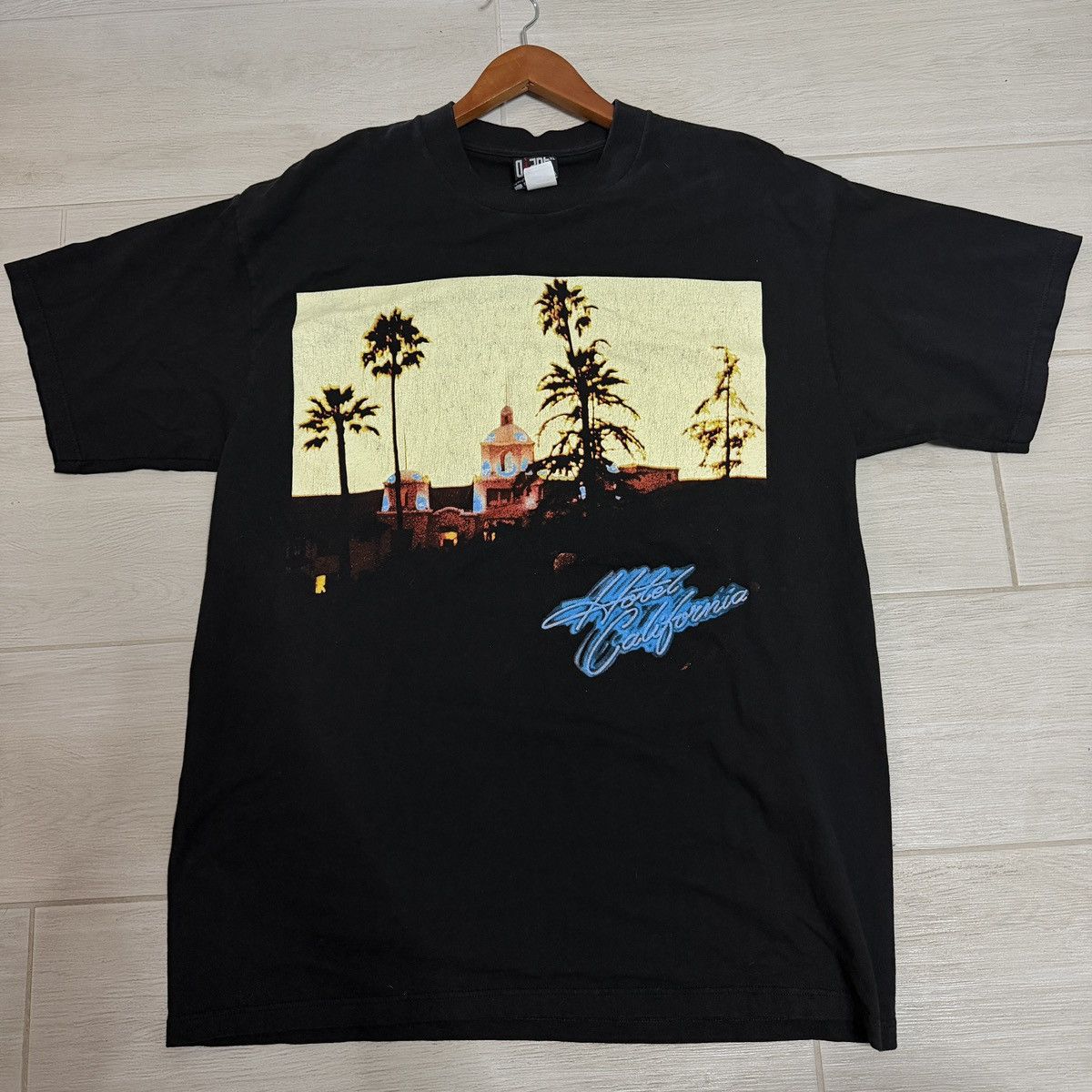 Giant 1994 Eagles Hell freezes Over Tour Hotel California Size US XL / EU 56 / 4 - 1 Thumbnail