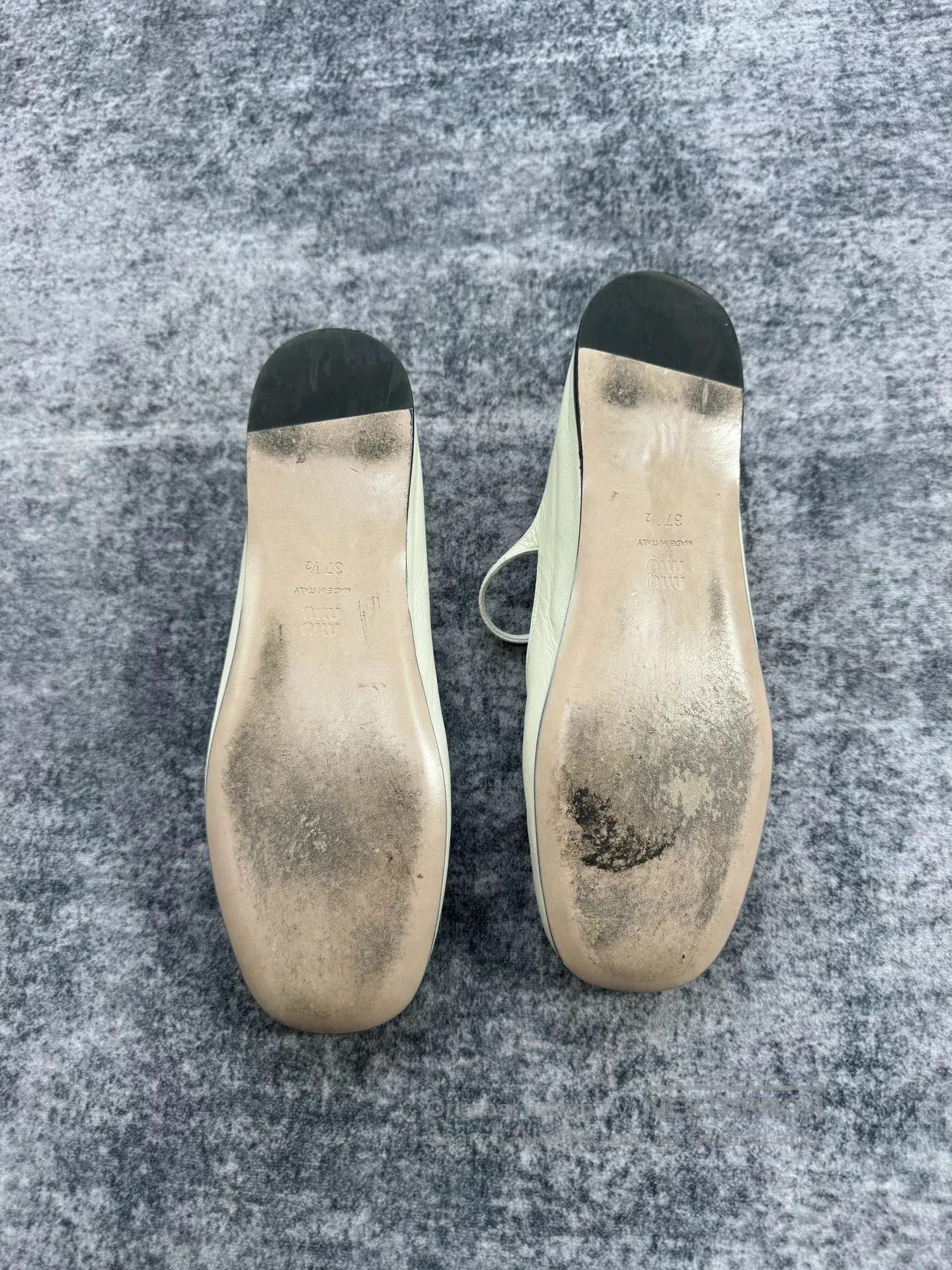 Miu Miu Miu Miu Ivory White Lambskin Letter Logo Flats| Size US 7 / IT 37 - 8 Thumbnail