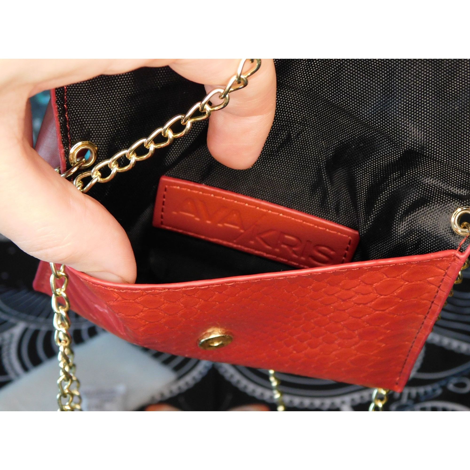 Other Ava/Kris Tiny Red Faux Snake Skin Crossbody Bag NWT Size ONE SIZE - 3 Thumbnail