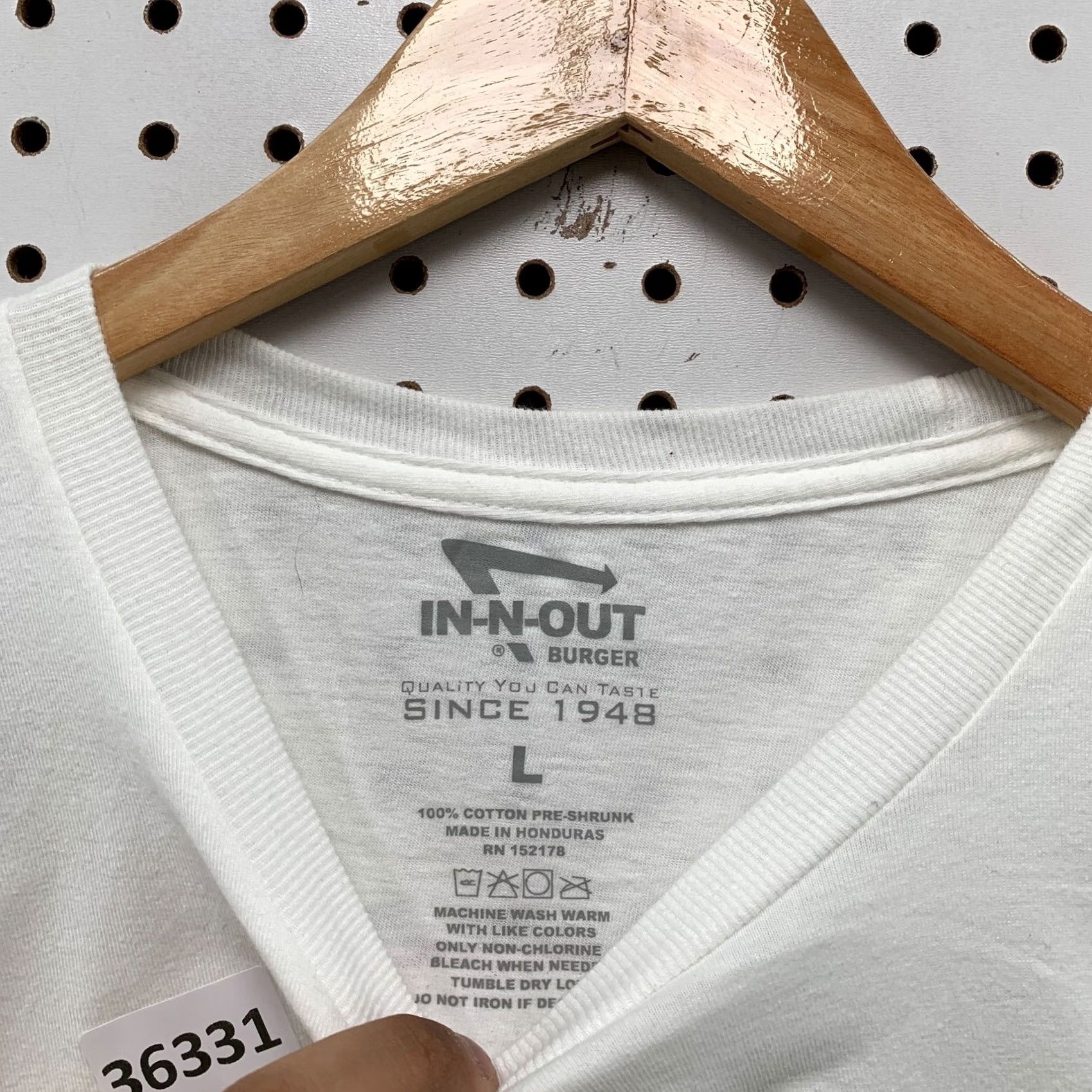 Vintage In N Out Shirt Mens Large White Sunset Car Graphic Short Sleeve California Size US L / EU 52-54 / 3 - 7 Thumbnail