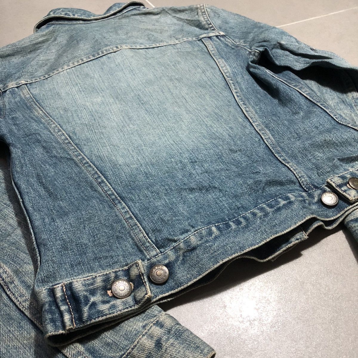 Marc Jacobs Vtg Marc Jacobs Wash Denim Trucker Jacket Size XS / US 0-2 / IT 36-38 - 10 Thumbnail
