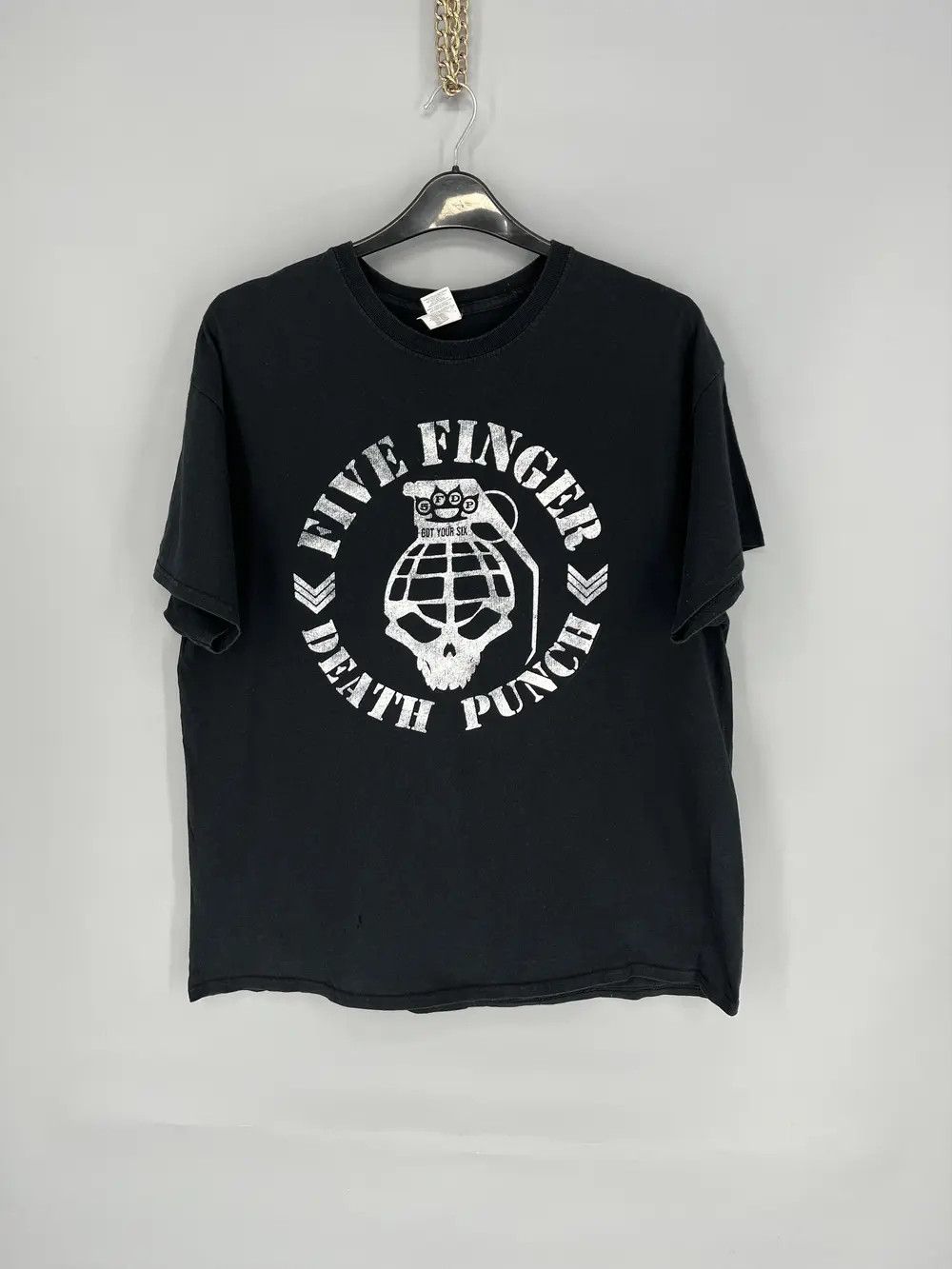 Band Tees Vintage Five Finger Death Punch streetwear vintage rock tee Size US XL / EU 56 / 4 - 1 Thumbnail