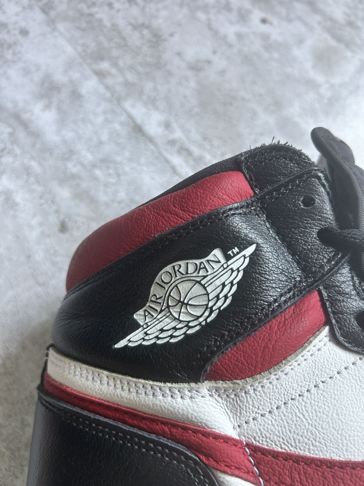 Jordan Brand × Nike Jordan 1 Retro High Black Gym Red Size US 12 / EU 45 - 7 Thumbnail