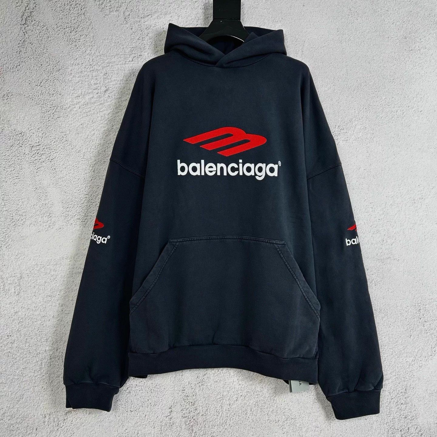 Balenciaga BLCG 23FW 3b Embroidery Logo Hoodie 4 Size US XL / EU 56 / 4 - 1 Thumbnail
