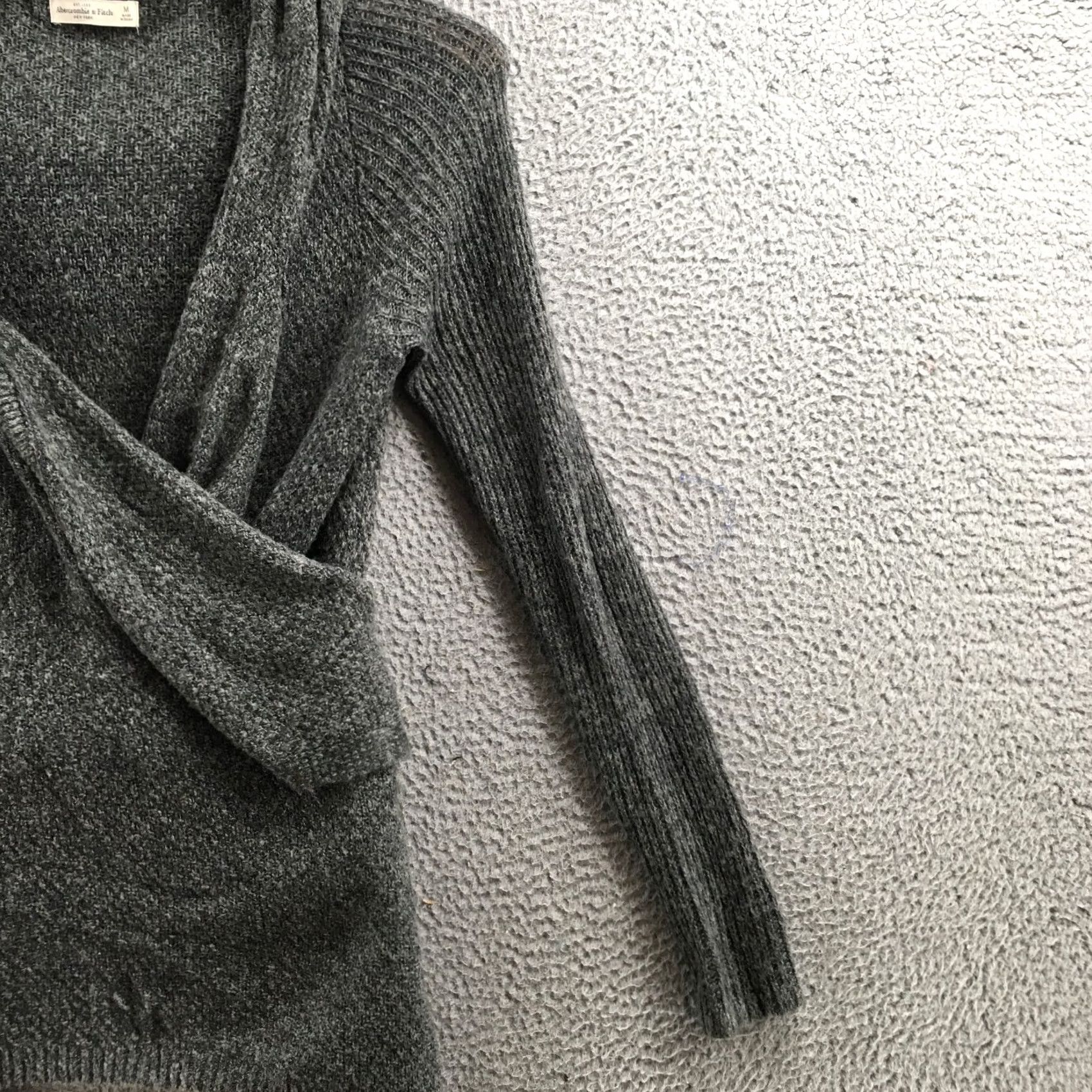 Abercrombie & Fitch Abercrombie & Fitch Sweater Womens M Gray Knitted Long Sleeve Hooded Pullover Size M / US 6-8 / IT 42-44 - 4 Thumbnail