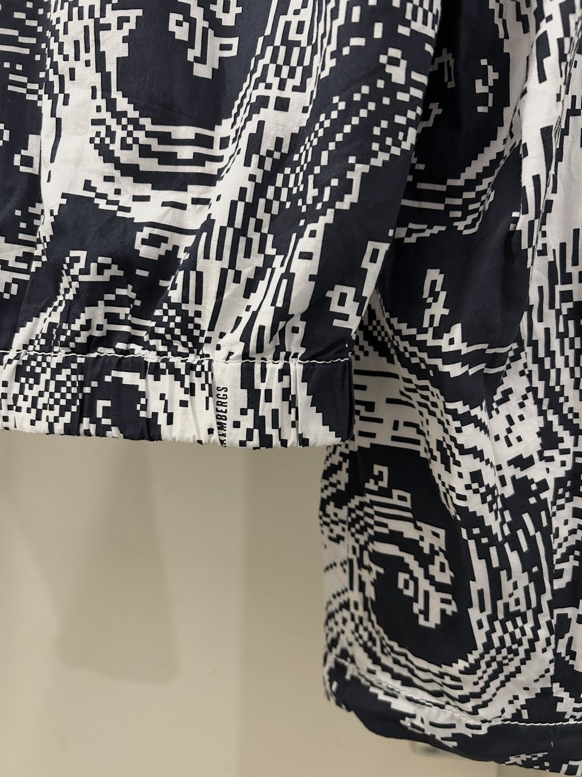 Dirk Bikkembergs Dirk Bikkembergs SS 1997 pixel wave cropped hooded blouson Size US M / EU 48-50 / 2 - 14 Thumbnail