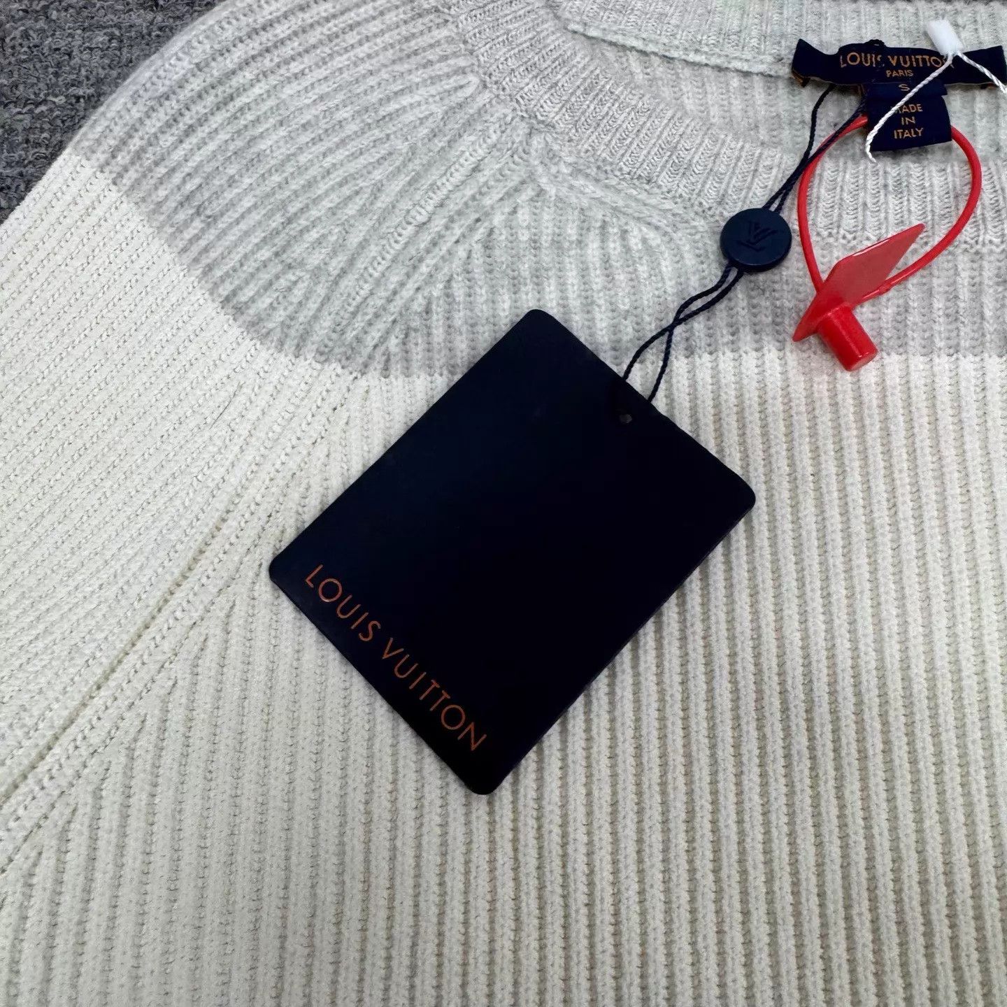 Louis Vuitton LV Gray White Stripe Leather Logo Short Knit S Size S / US 4 / IT 40 - 4 Thumbnail