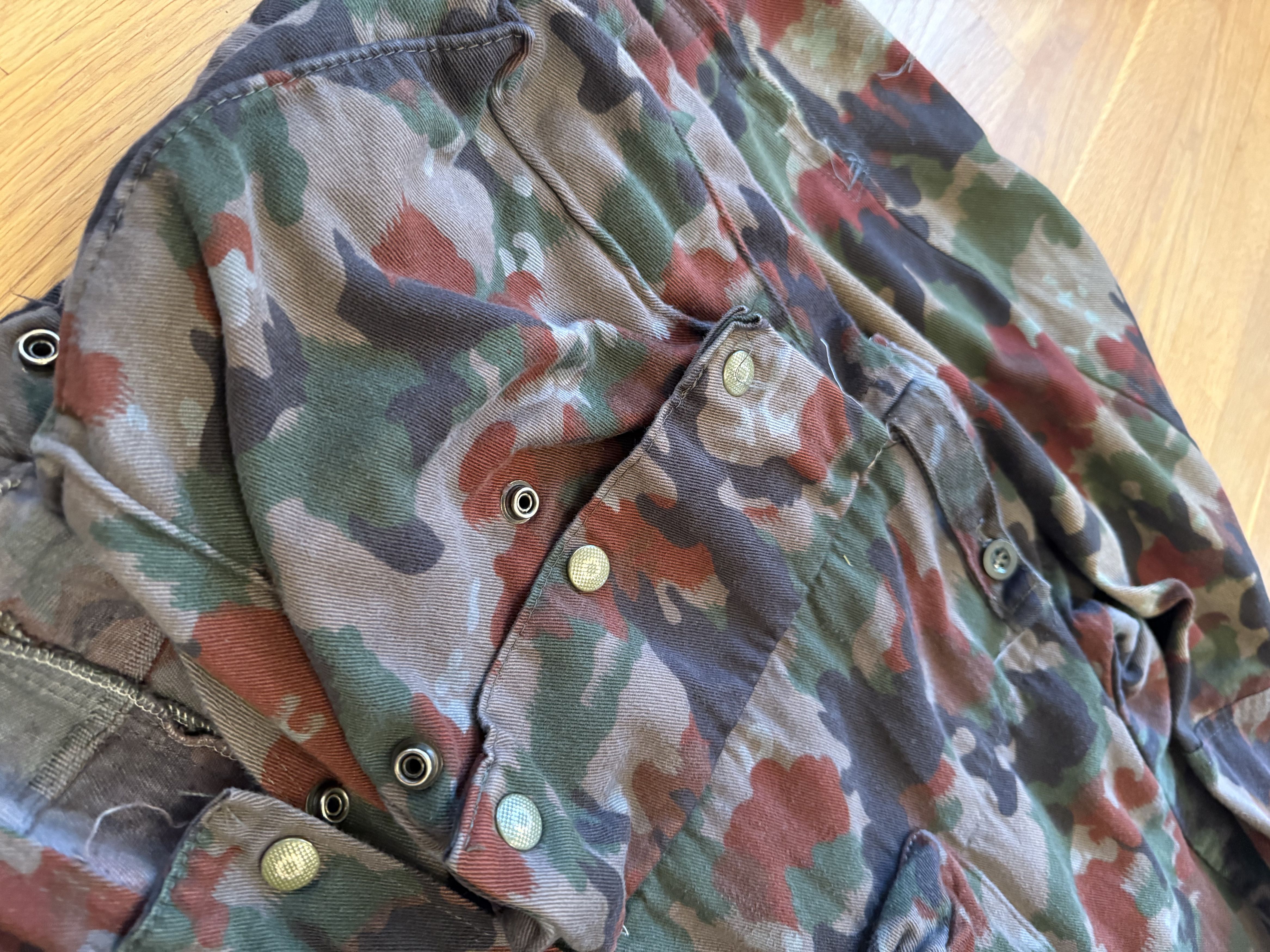 Vintage Vintage Swiss Army M61/70 Field Jacket Alpenflage Size US L / EU 52-54 / 3 - 4 Thumbnail
