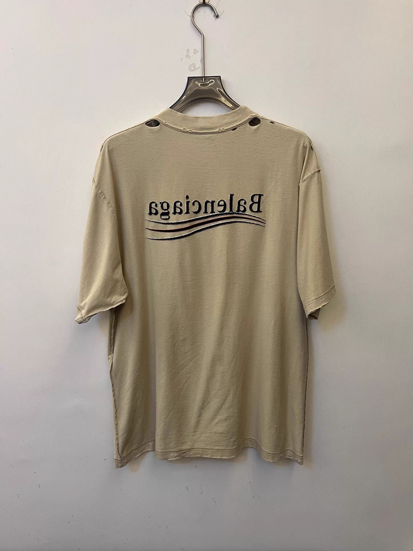 Balenciaga Balenciaga SS25 Logo Oversized Short Sleeve Tee Men's Beige S Size US S / EU 44-46 / 1 - 4 Thumbnail