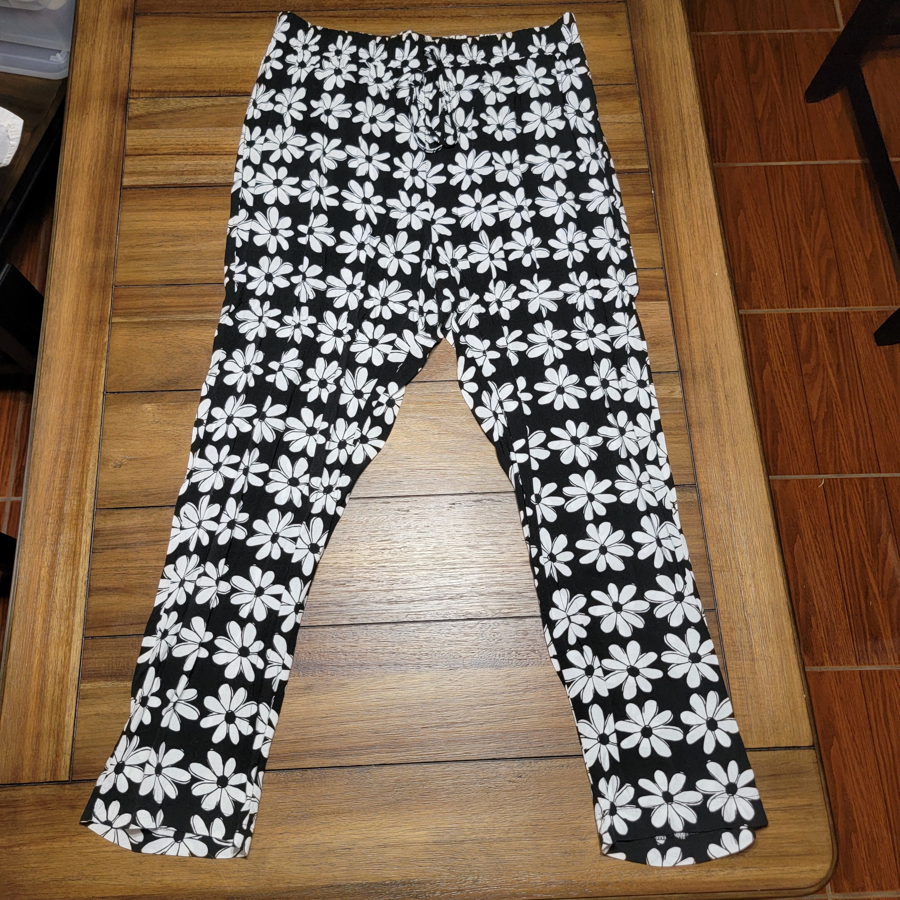 Other Midtown West Apparel B&W Daisy Pants - Size 2X Size 34" / US 12 / IT 48 - 1 Thumbnail
