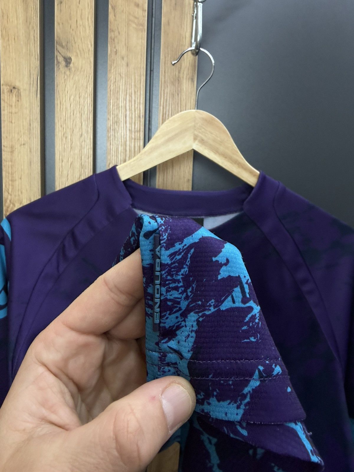 Other Endura MT500 Animo Long Sleeve MTB Jersey Purple Blue Size M Size US M / EU 48-50 / 2 - 8 Thumbnail