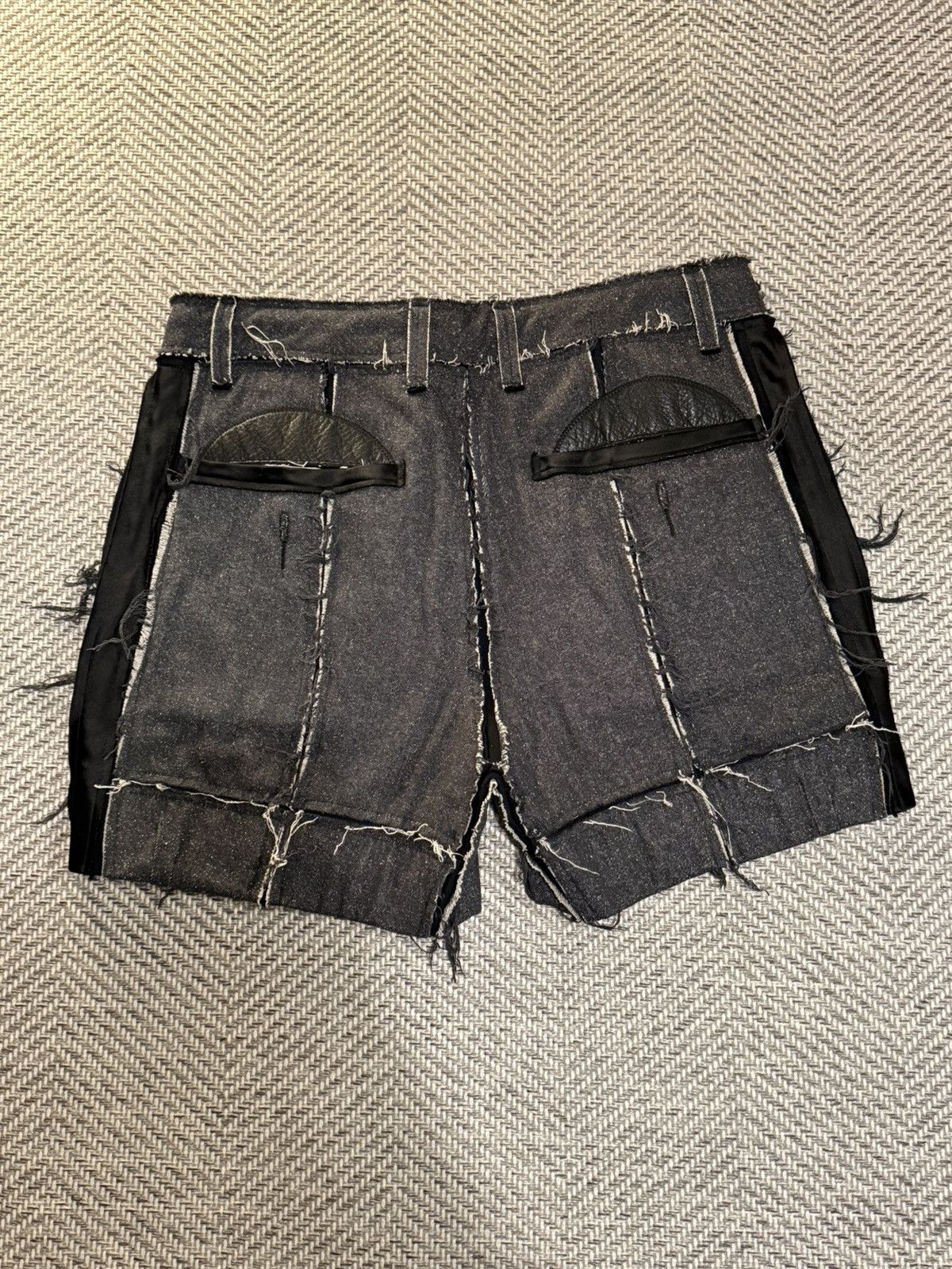 Takahiromiyashita The Soloist. TAKAHIROMIYASHITA TheSoloIst. Cut-Off Half Pants Size US 30 / EU 46 - 7 Thumbnail