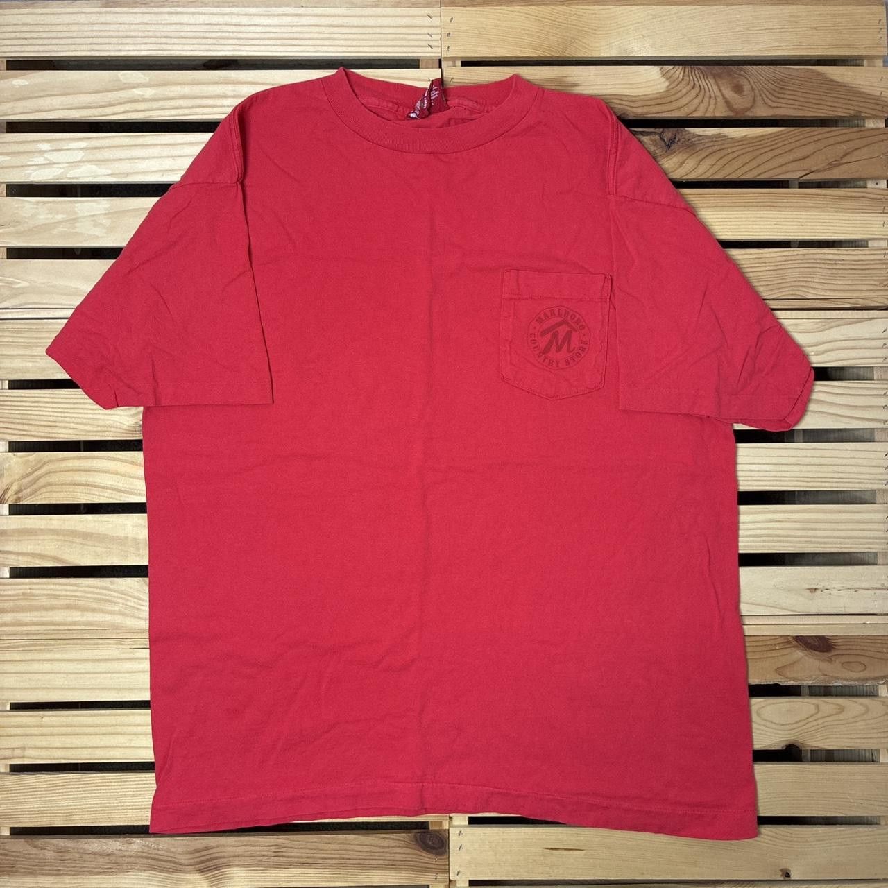 Marlboro Marlboro Country Store Red Cigarette Pocket Tee Size XL Size US XL / EU 56 / 4 - 2 Thumbnail
