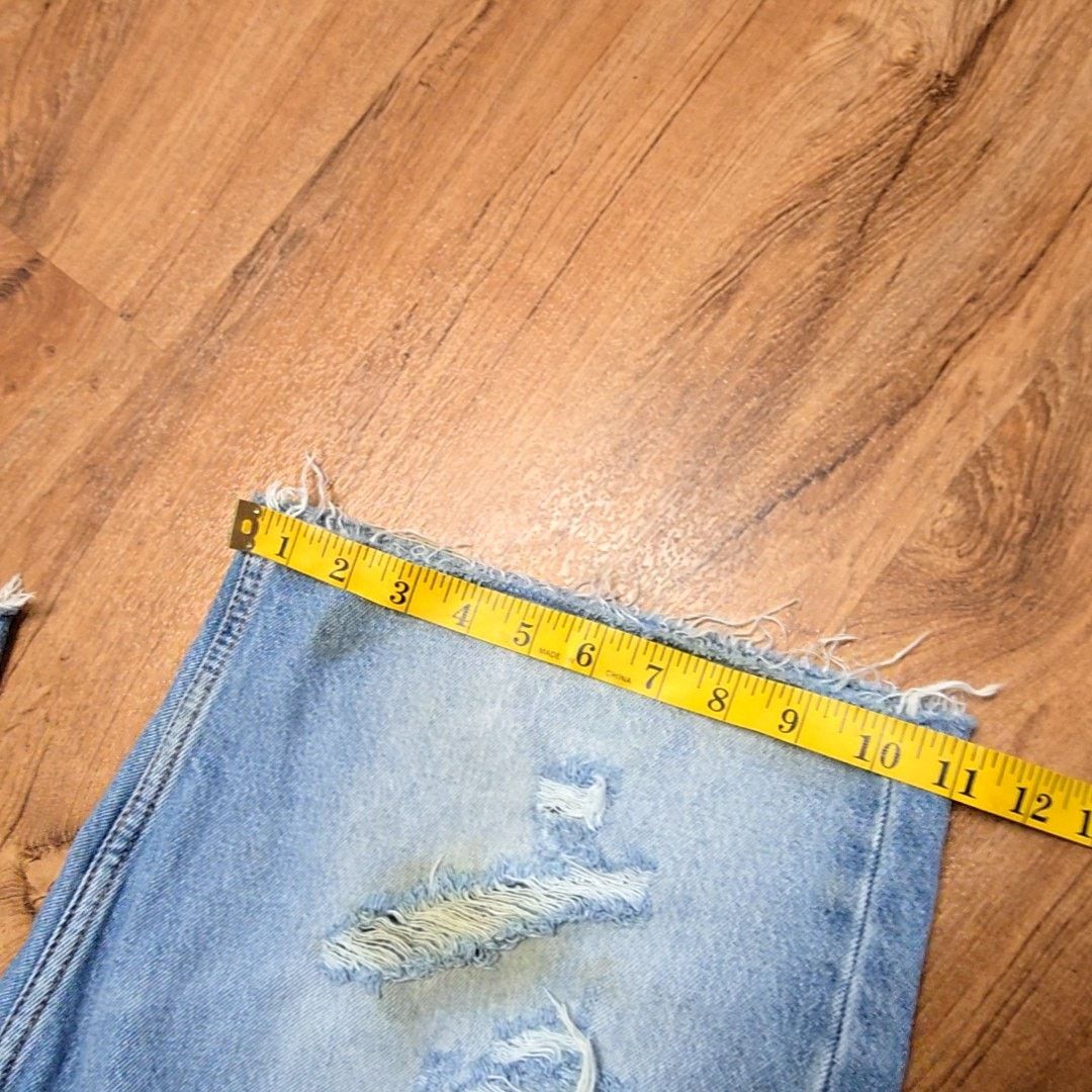 Levi's Levi's Distressed Denim Shorts Ripped Light Wash Blue 34 Size US 34 / EU 50 - 12 Thumbnail