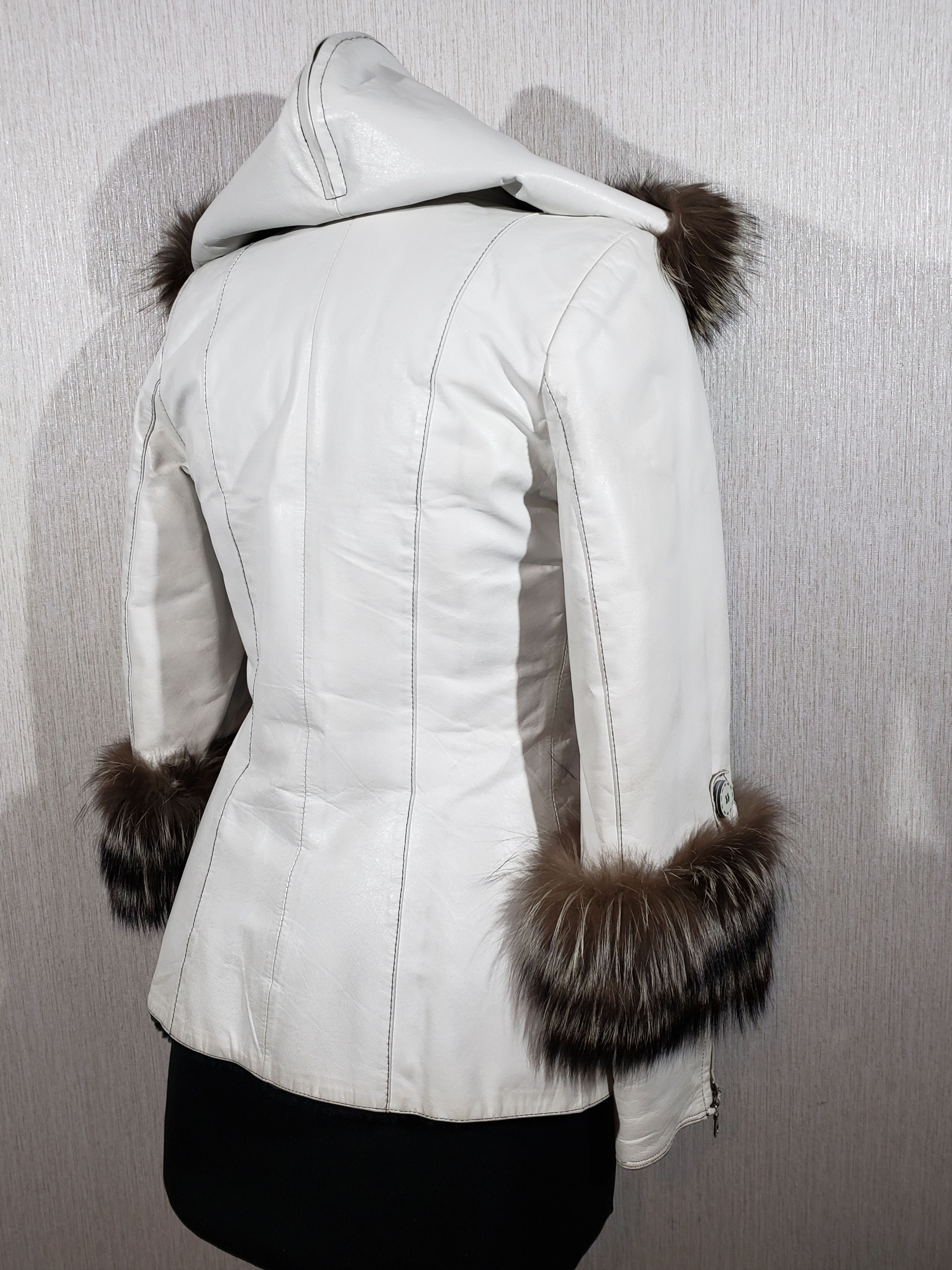 Other Wonderful women's warm fur jacket with a hood. Size S / US 4 / IT 40 - 5 Thumbnail