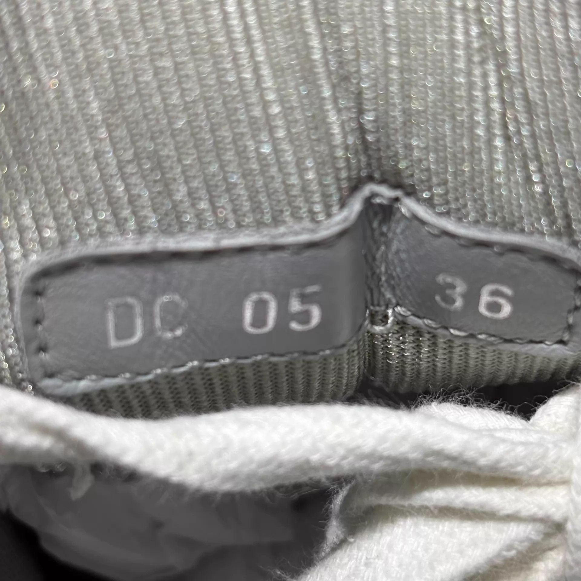 Dior Dior B27 Gray & White Oblique Sneaker 36 Size US 5.5 / IT 35.5 - 8 Thumbnail