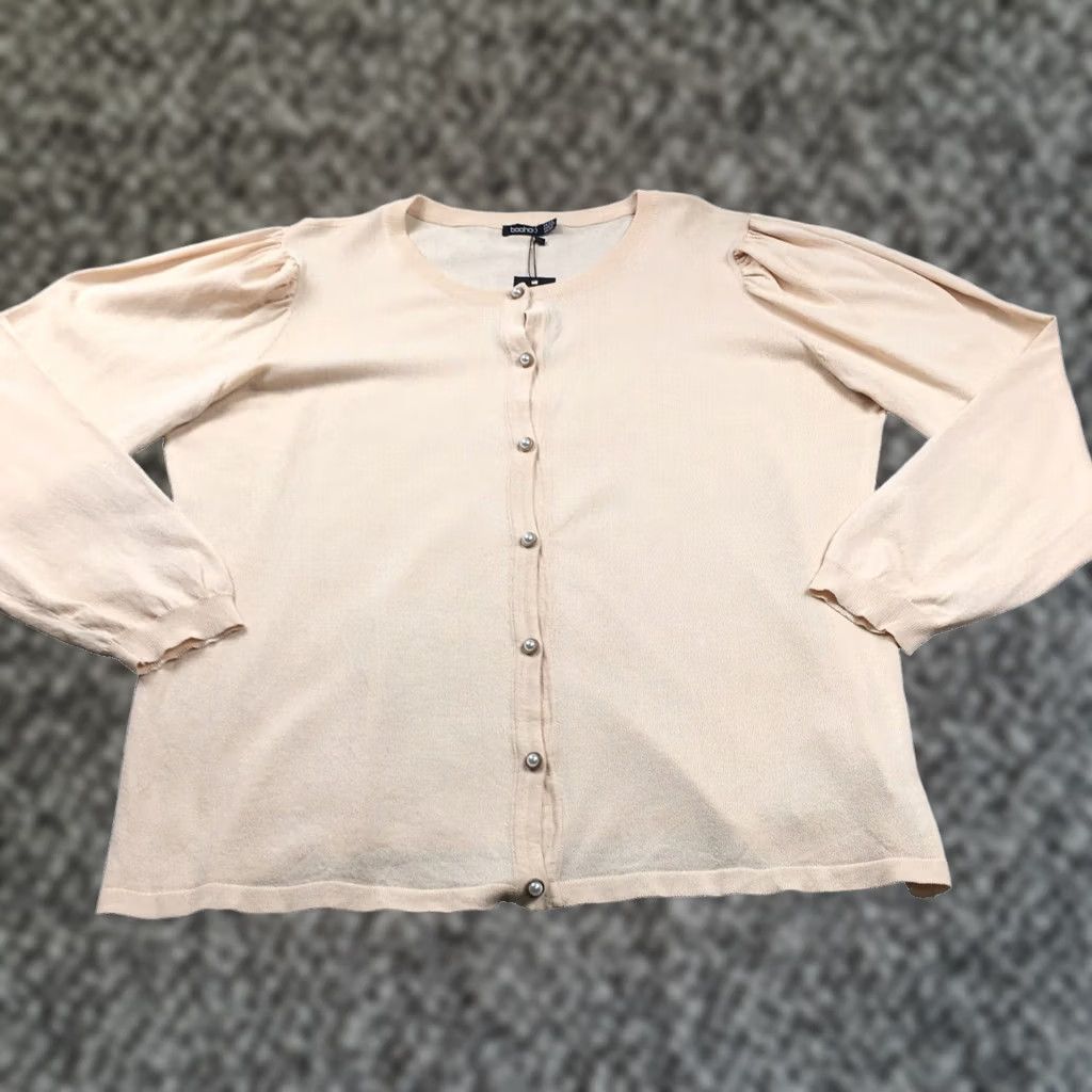 Boohoo Boohoo Womens Cardigan Sweater Sz 20 Ivory Button Up Pearl Buttons Classic NWT Size 3XL / US 20-22 - 1 Thumbnail