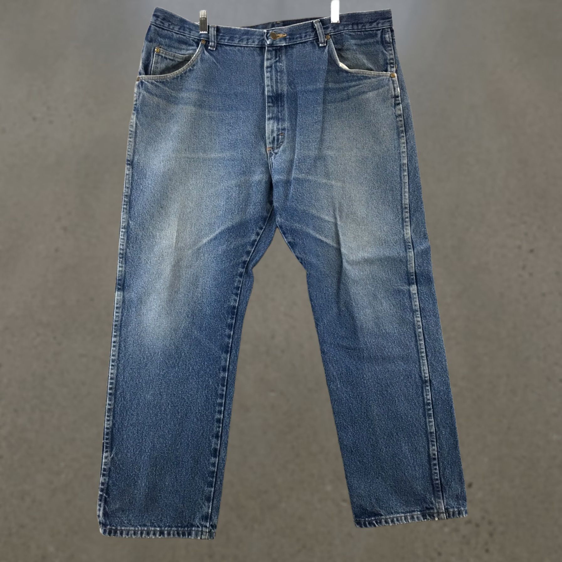 Wrangler Wrangler Rugged Wear Straight Jeans Mens 40x30 Blue Light Wash Denim Zip Fly Size US 40 / EU 56 - 1 Thumbnail