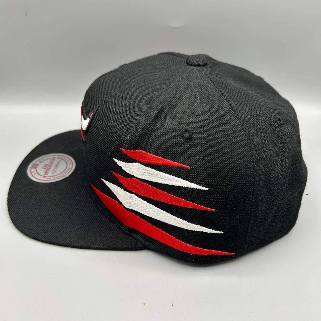 Mitchell & Ness Chicago Bulls NBA Hat Men Black Red Snap Back Cap Size ONE SIZE - 8 Thumbnail