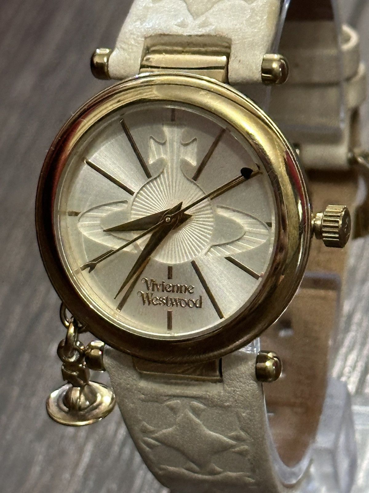 Vivienne Westwood ORB-POP White/Gold Y2k Watch