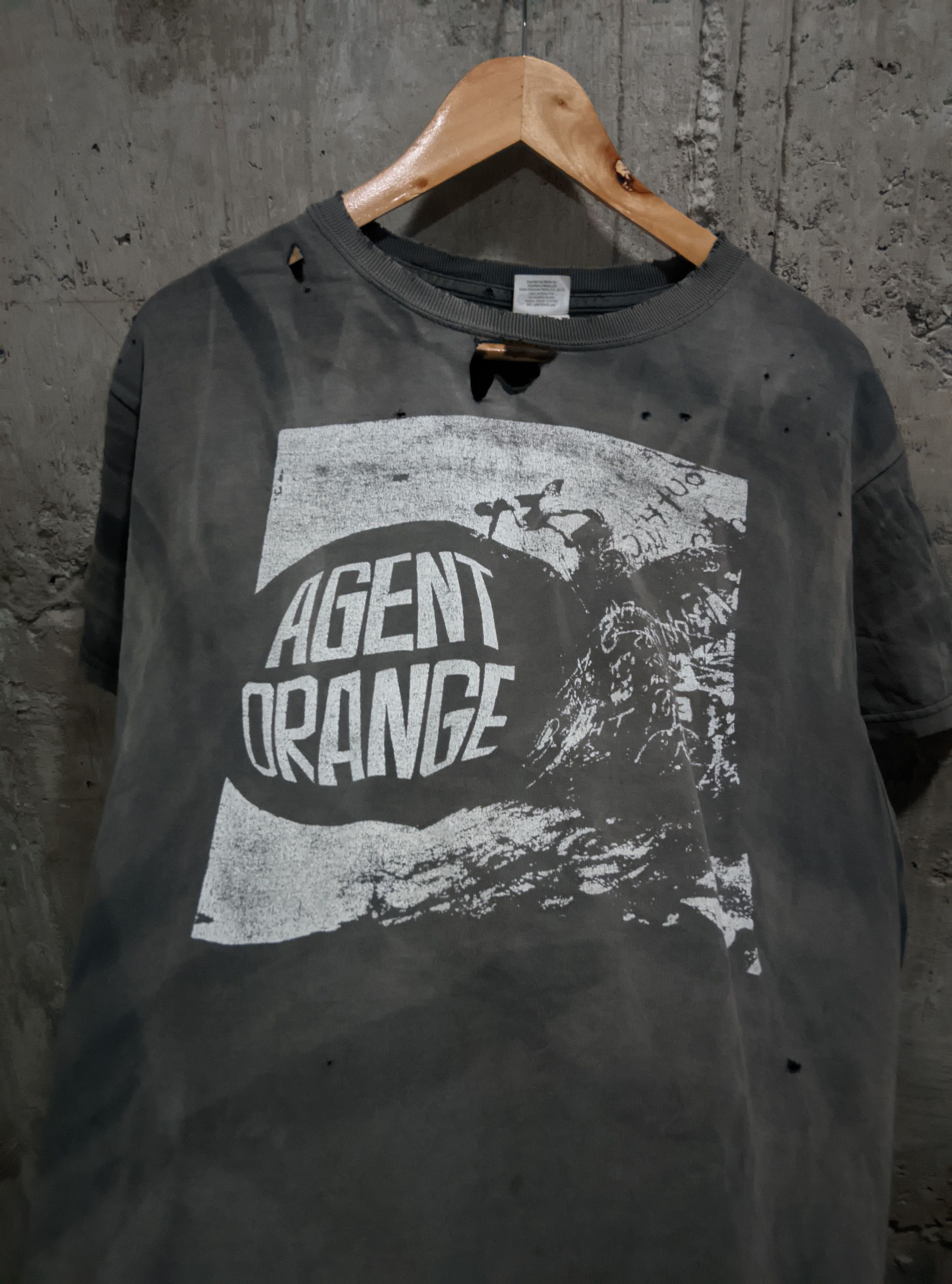 Band Tees Vintage 2000s agent Orange hxc punk distressed thrashed erd Size US M / EU 48-50 / 2 - 3 Thumbnail
