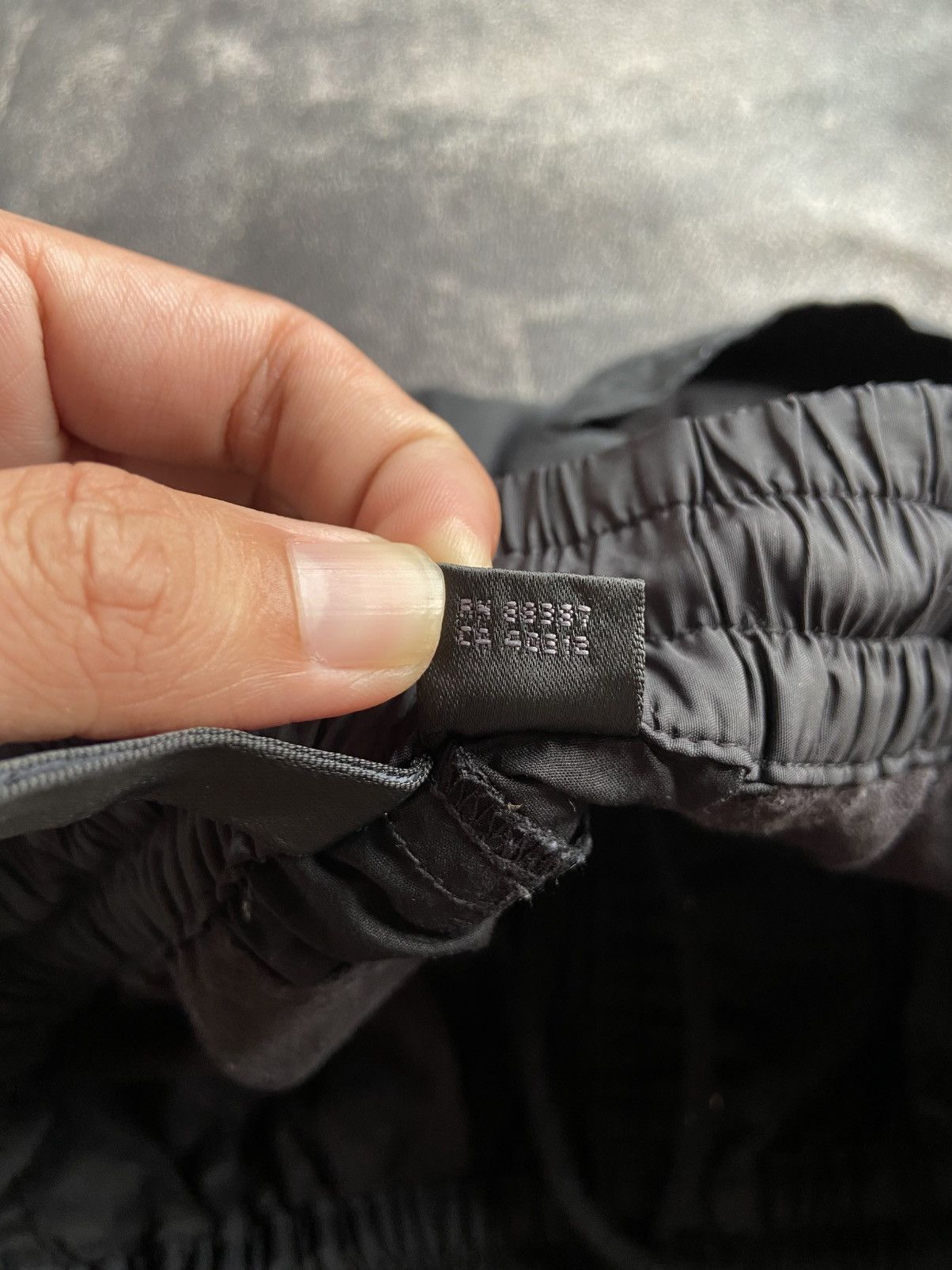 Adidas 💥BINDING OFFER💥Y3 Parachute Joggers 3 Stripe Back In Black Size US 28 / EU 44 - 9 Thumbnail