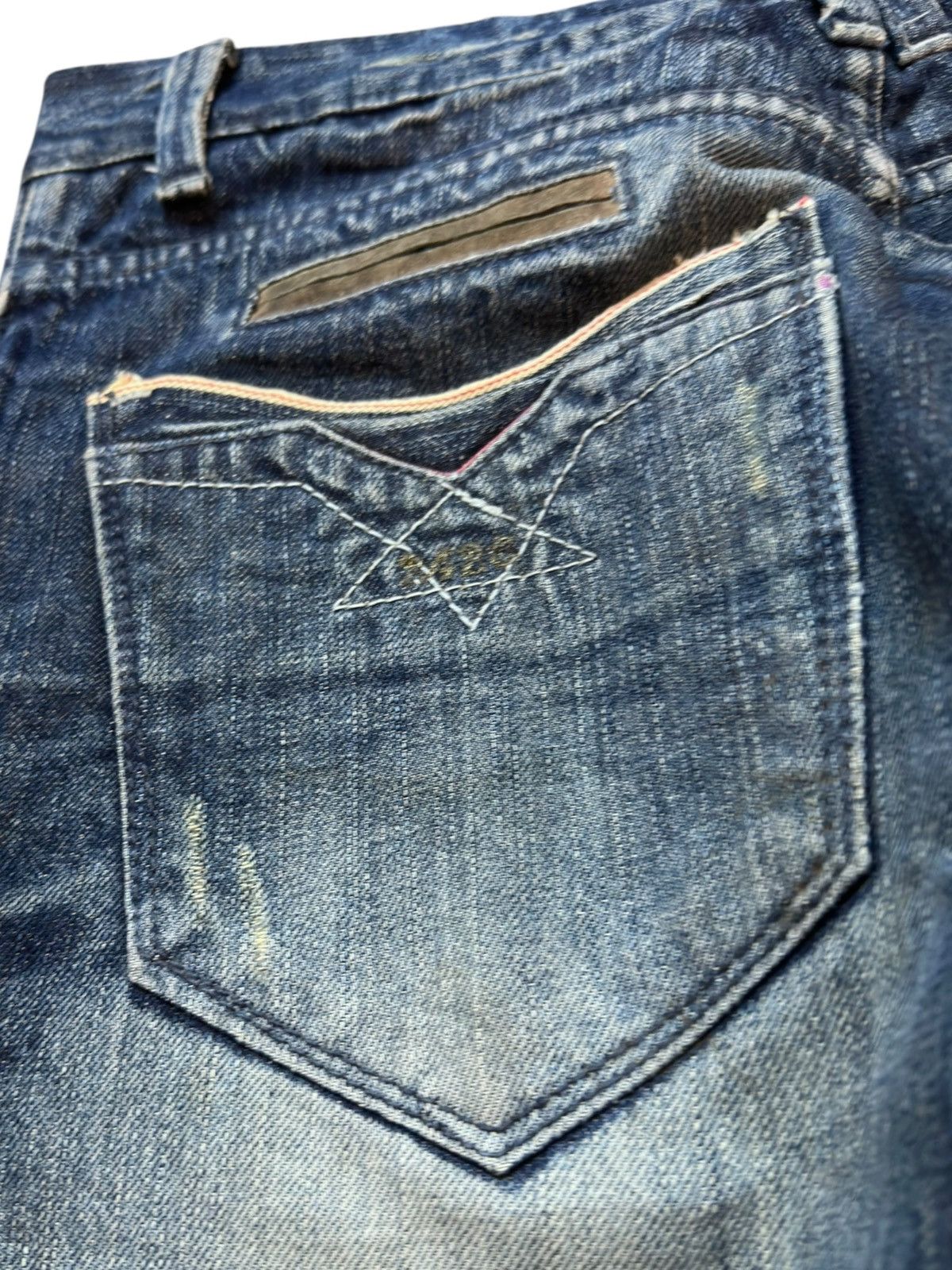 20471120 Vintage 2426 Selvedge Whiskers Distressed Denim Size US 31 - 7 Thumbnail