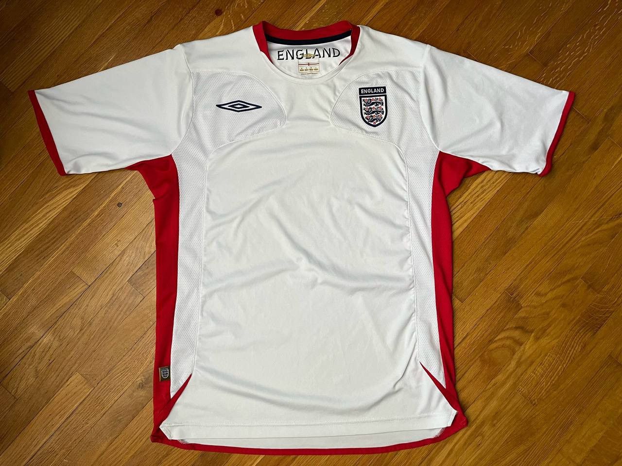 Umbro Umbro England national team training soccer jersey Size US M / EU 48-50 / 2 - 1 Thumbnail