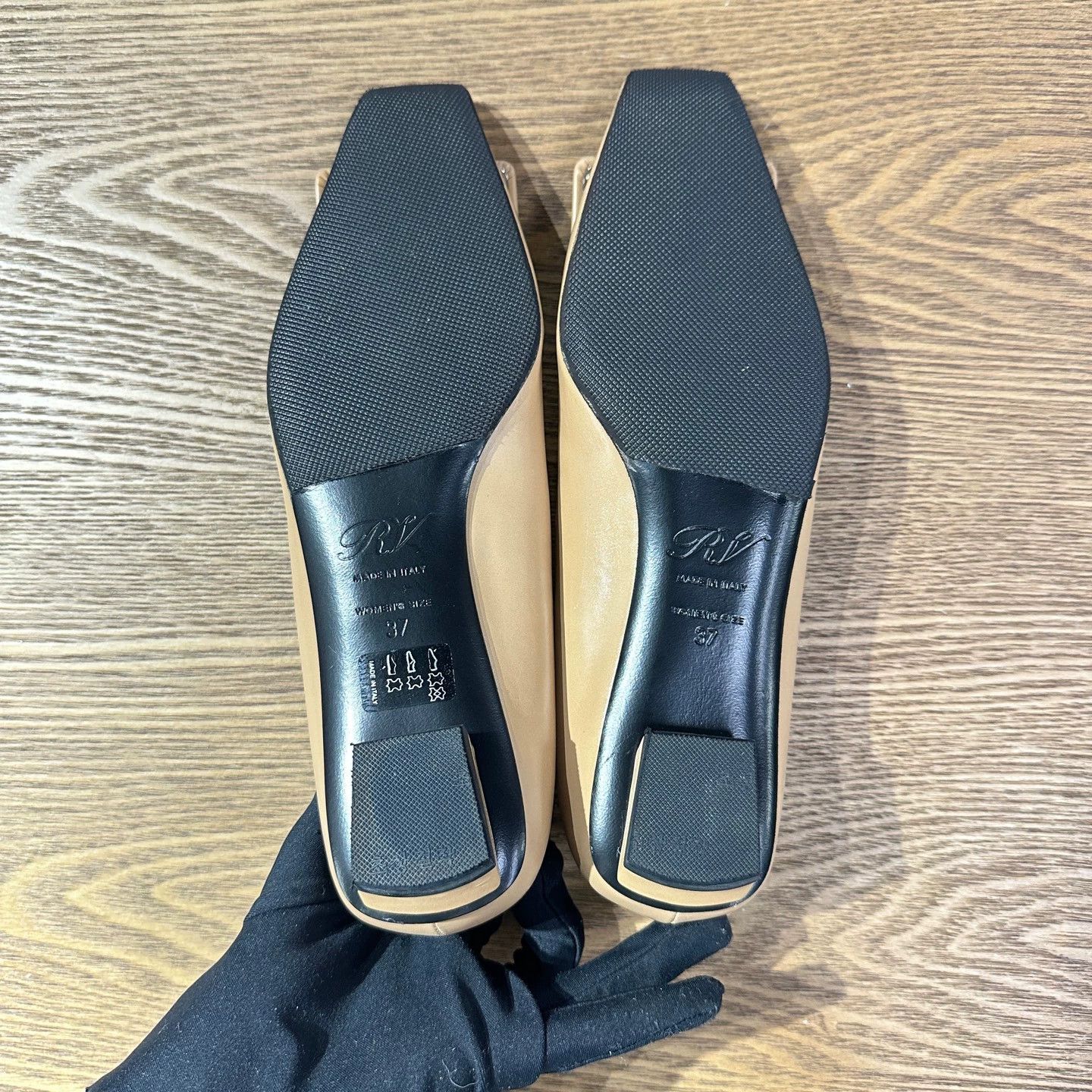 Roger Vivier Roger Vivier Apr279 Unworn Low-Heel Casual Shoes 37 Size US 5.5 / IT 35.5 - 7 Thumbnail