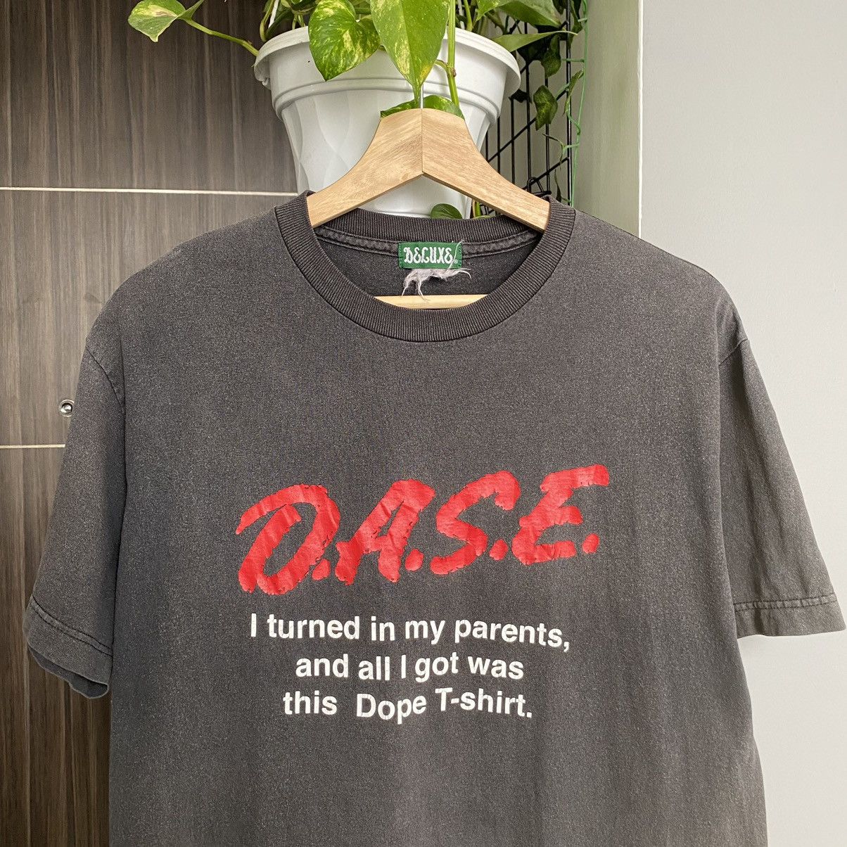 DELUXE Thrashed Faded Vintage Y2K Deluxe Wording ERD GRUNGE TEE Size US M / EU 48-50 / 2 - 2 Thumbnail