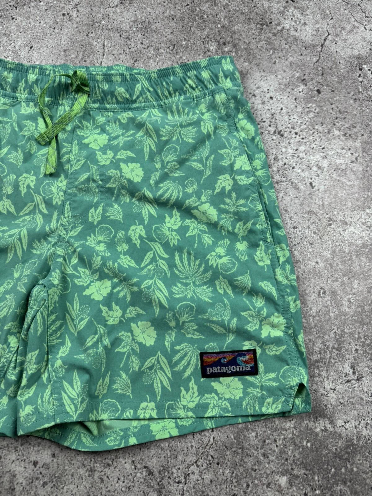 Patagonia × Vintage Patagonia pattern baggies swim flower rare surf Y2K Size US 32 / EU 48 - 2 Thumbnail