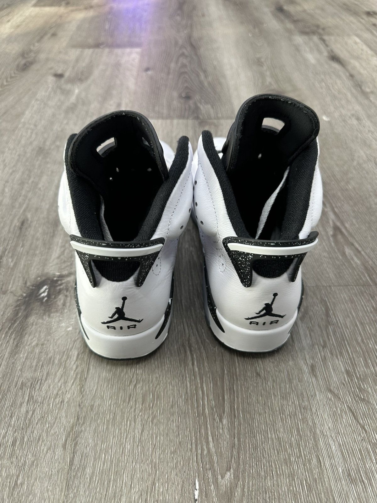 Jordan Brand Air Jordan 6 Retro “Reverse Oreo” **PRE-OWNED** Size US 8.5 / EU 41-42 - 4 Thumbnail