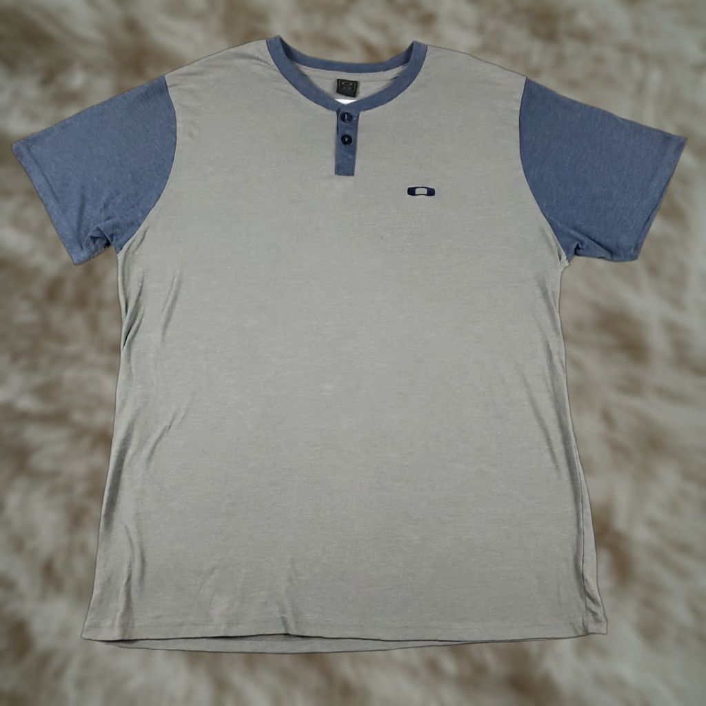 Oakley Oakley T Shirt Men XL Gray Short Sleeve Crew Neck Logo Regular Fit Vintage No Size US XL / EU 56 / 4 - 1 Thumbnail